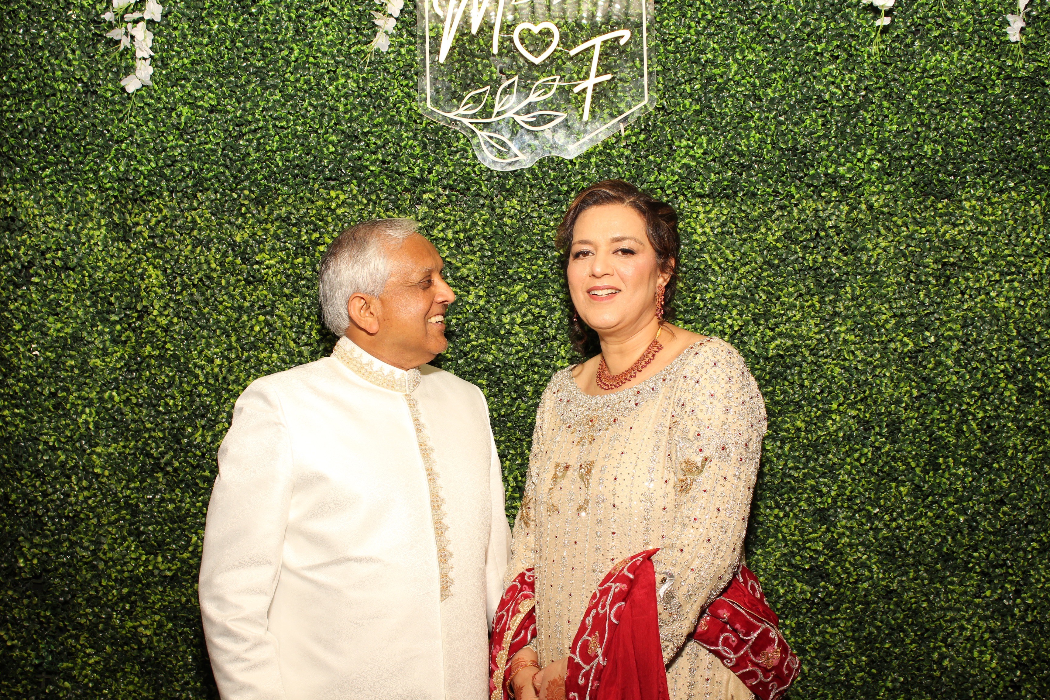 Mehvish & Fayaaz | View more photos from the event at gallery.photoboothcincy.com/u/PhotoBoothCincy/Mehvish-Fayaaz