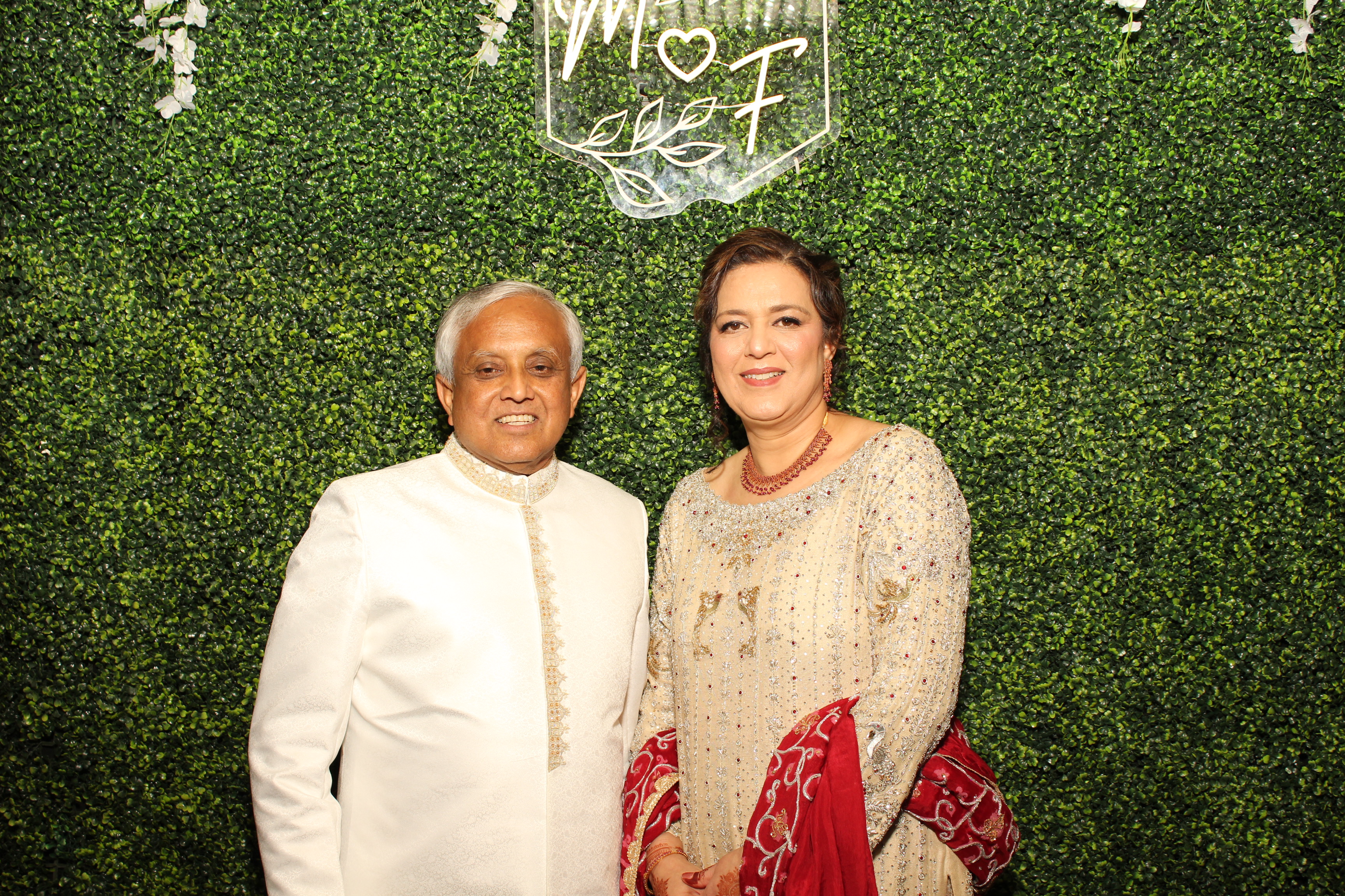 Mehvish & Fayaaz | View more photos from the event at gallery.photoboothcincy.com/u/PhotoBoothCincy/Mehvish-Fayaaz