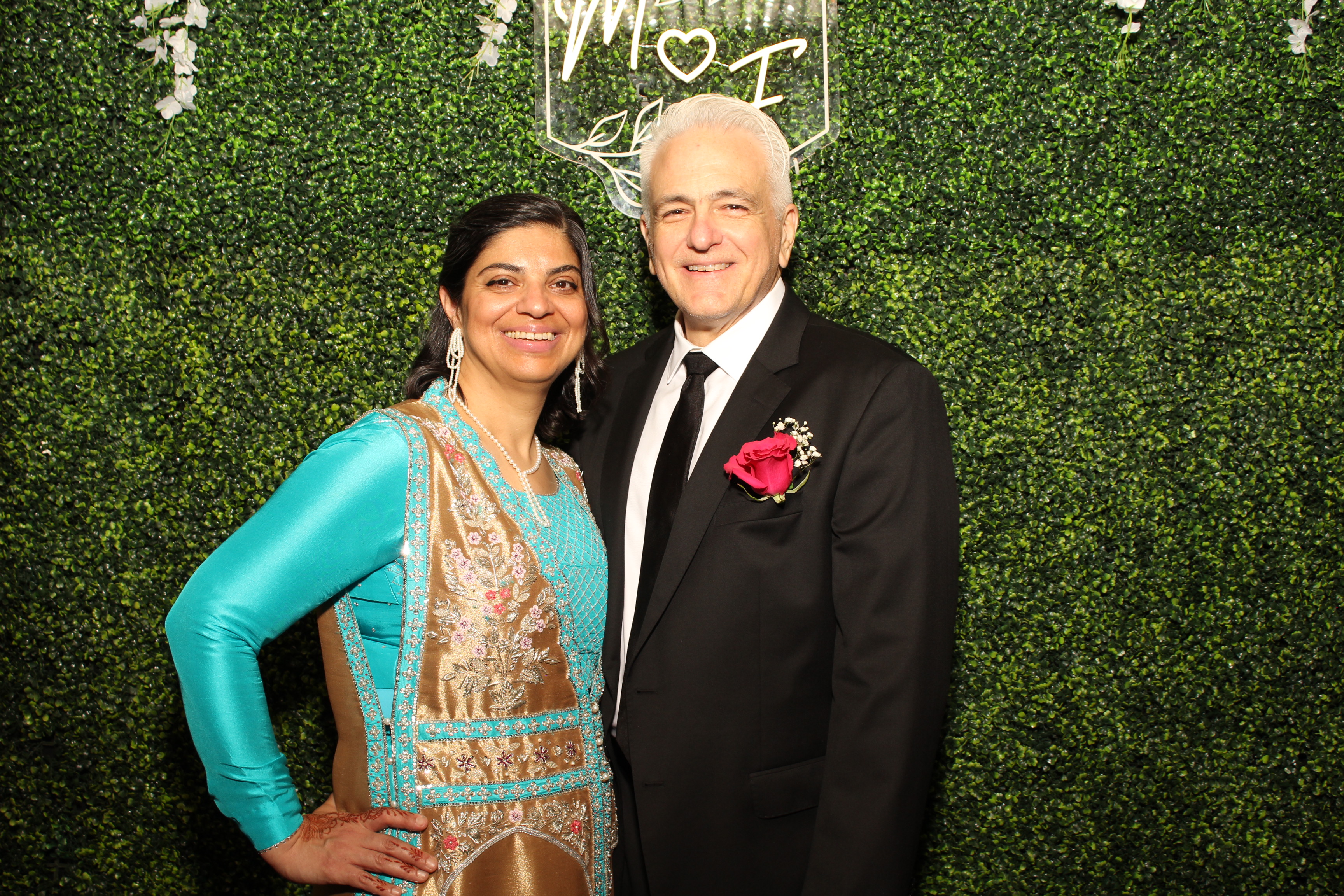 Mehvish & Fayaaz | View more photos from the event at gallery.photoboothcincy.com/u/PhotoBoothCincy/Mehvish-Fayaaz