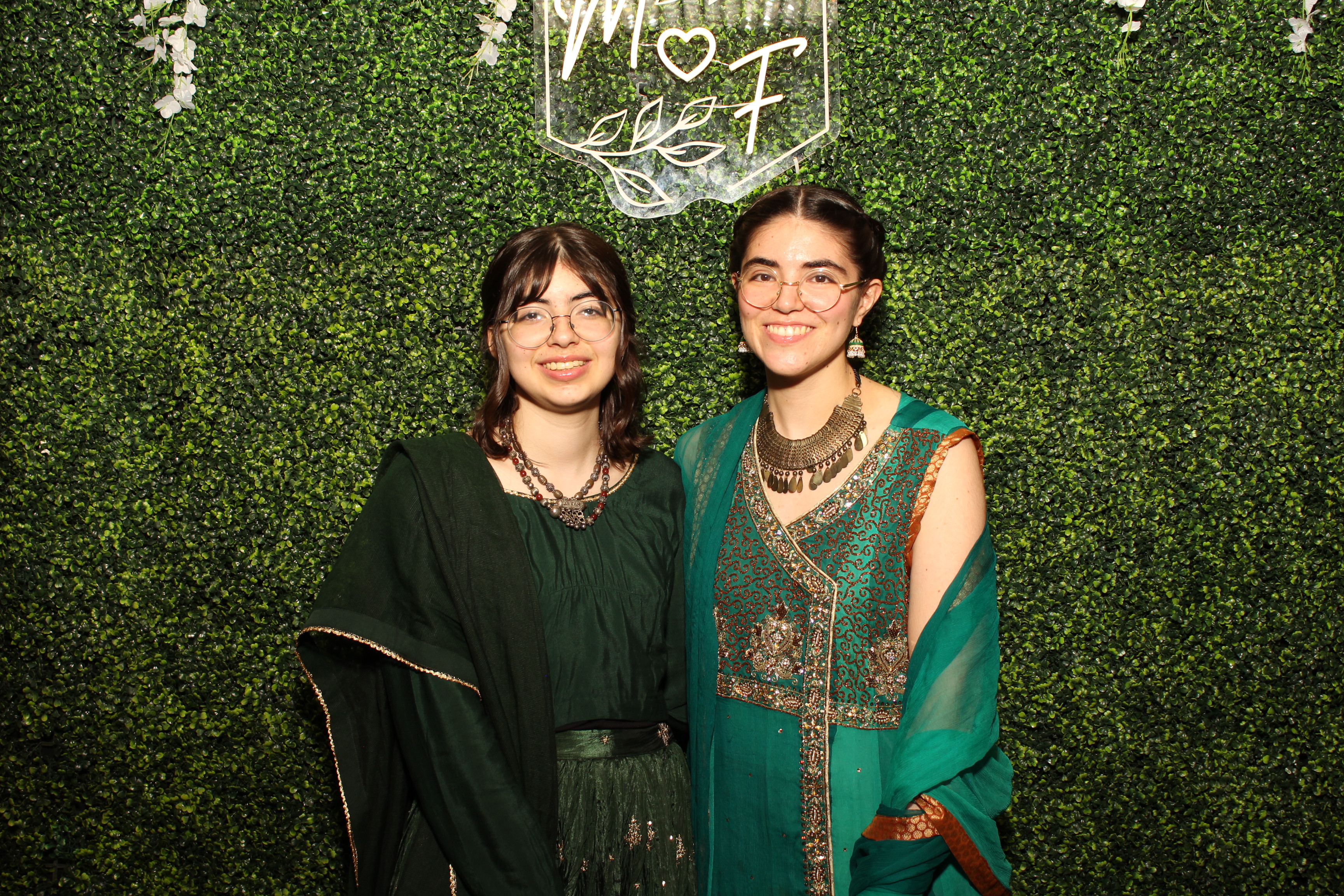 Mehvish & Fayaaz | View more photos from the event at gallery.photoboothcincy.com/u/PhotoBoothCincy/Mehvish-Fayaaz