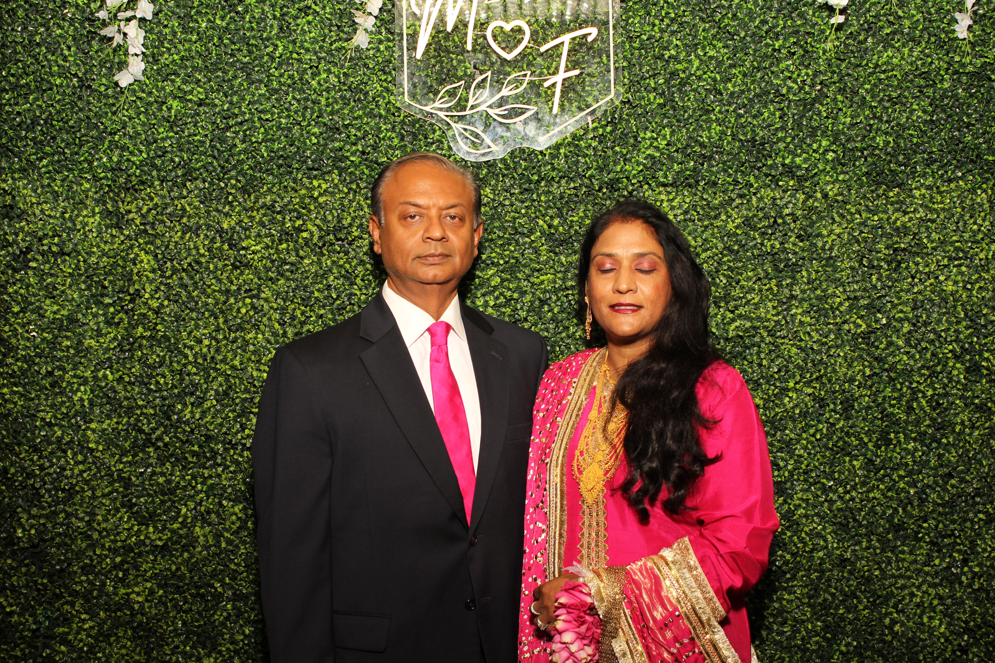 Mehvish & Fayaaz | View more photos from the event at gallery.photoboothcincy.com/u/PhotoBoothCincy/Mehvish-Fayaaz