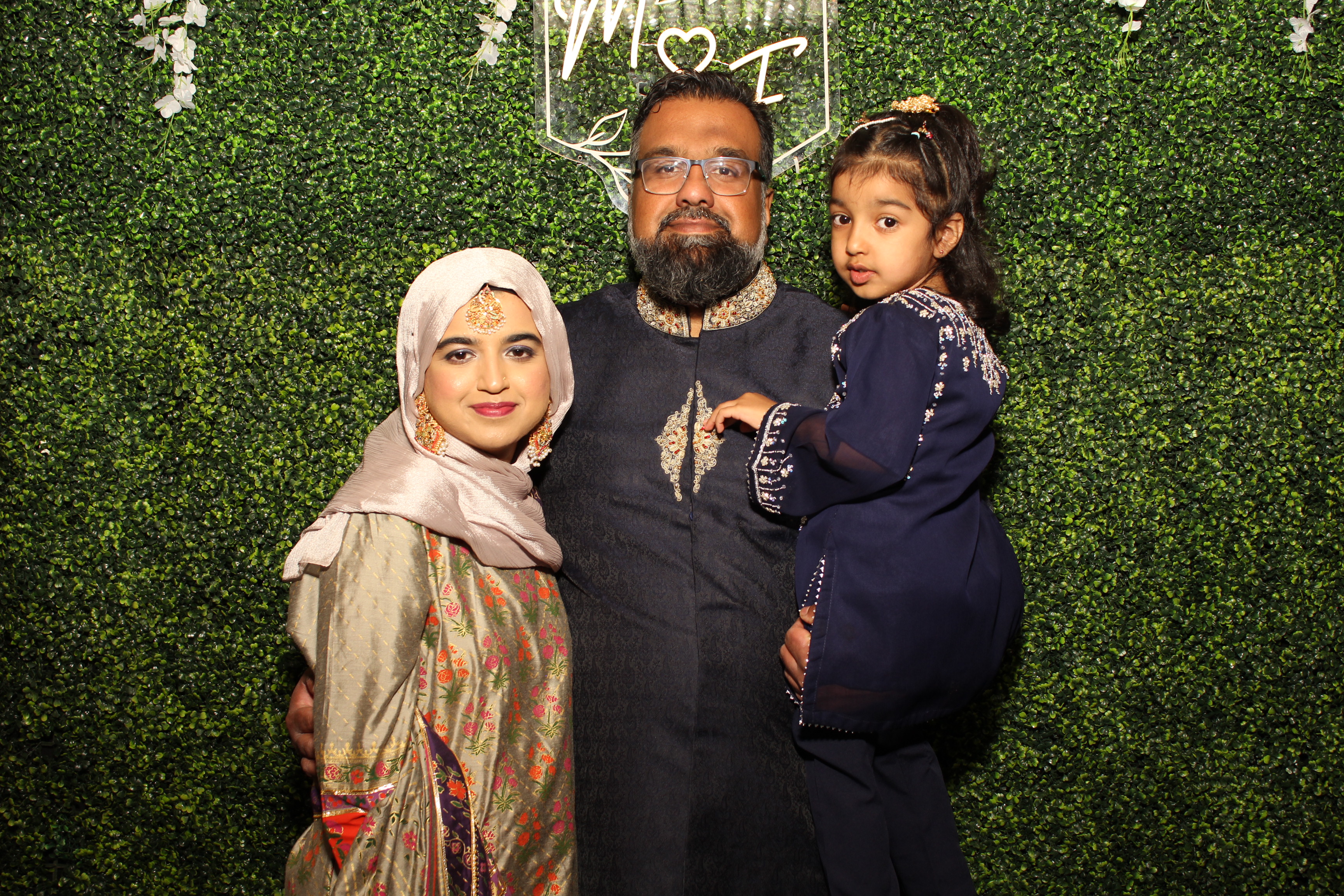 Mehvish & Fayaaz | View more photos from the event at gallery.photoboothcincy.com/u/PhotoBoothCincy/Mehvish-Fayaaz