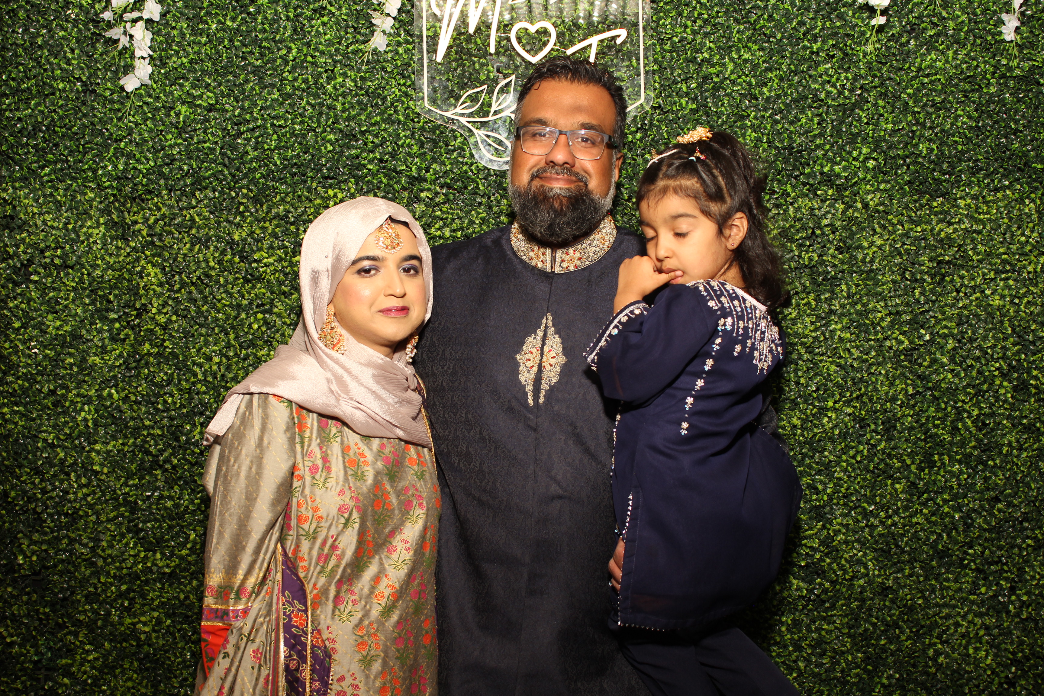 Mehvish & Fayaaz | View more photos from the event at gallery.photoboothcincy.com/u/PhotoBoothCincy/Mehvish-Fayaaz