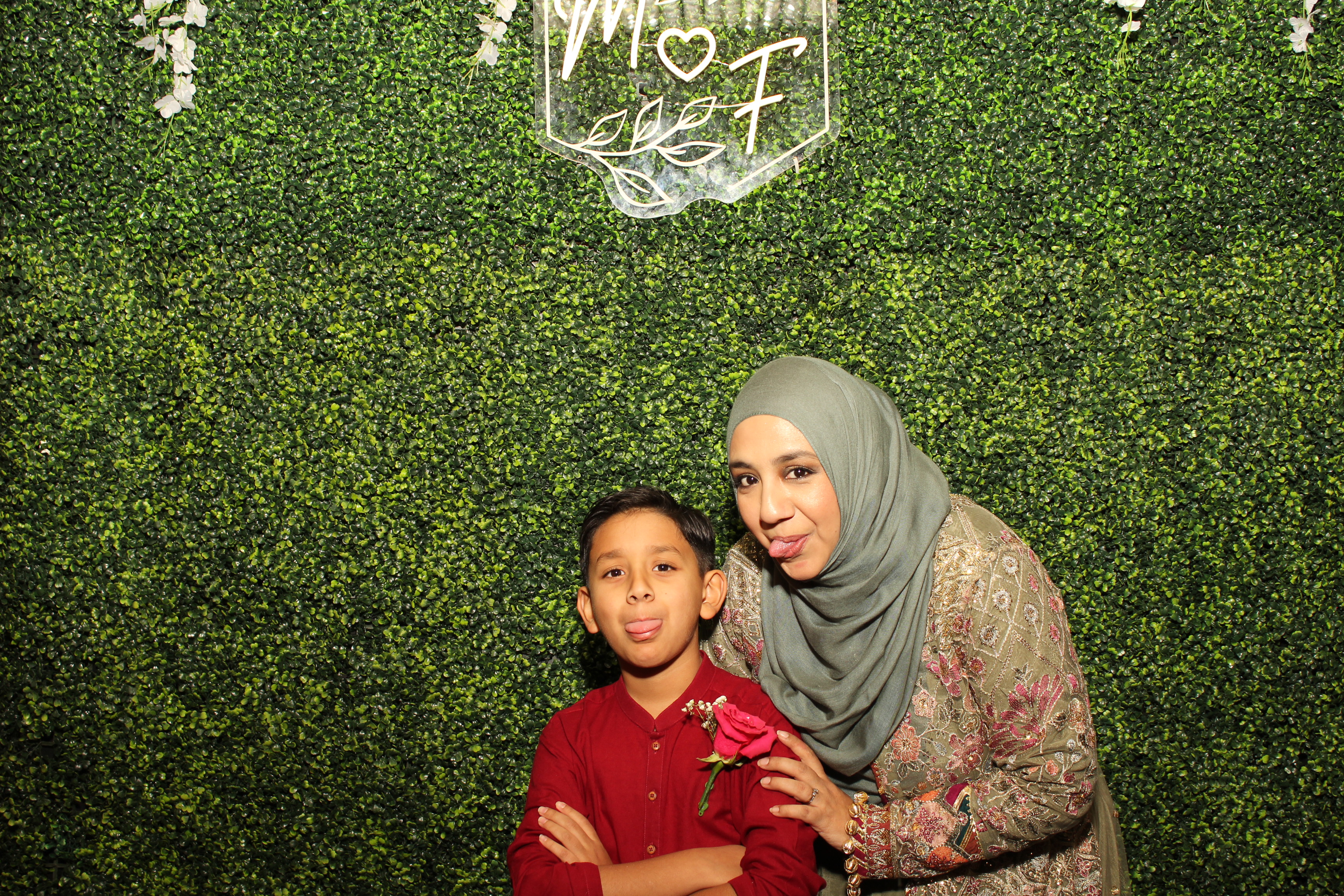 Mehvish & Fayaaz | View more photos from the event at gallery.photoboothcincy.com/u/PhotoBoothCincy/Mehvish-Fayaaz