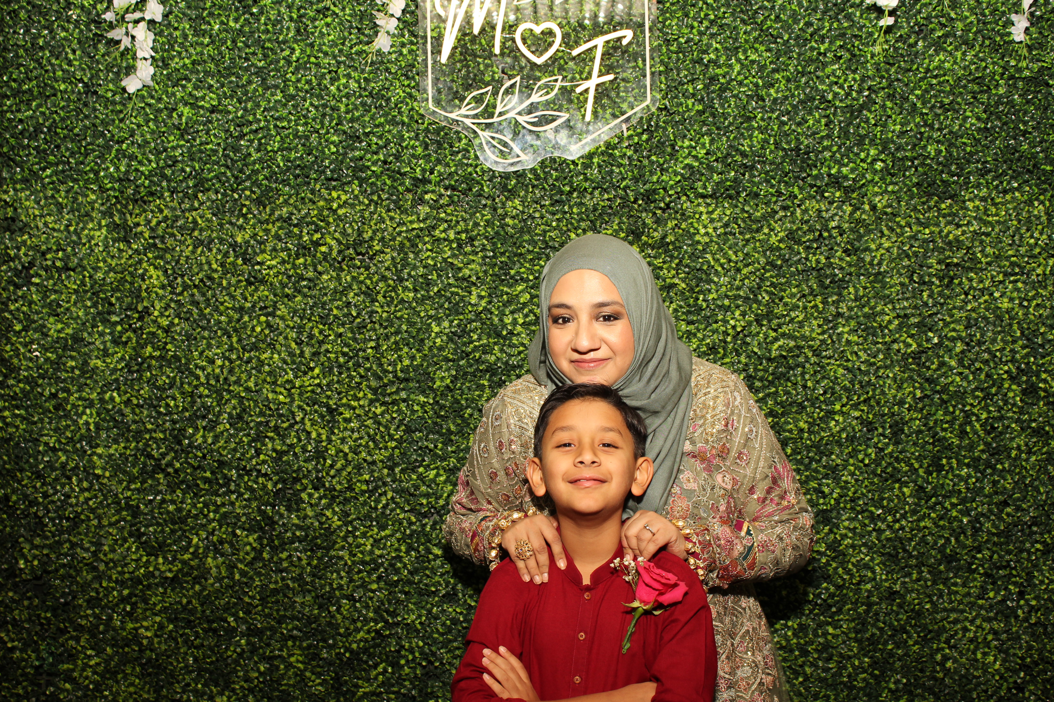 Mehvish & Fayaaz | View more photos from the event at gallery.photoboothcincy.com/u/PhotoBoothCincy/Mehvish-Fayaaz