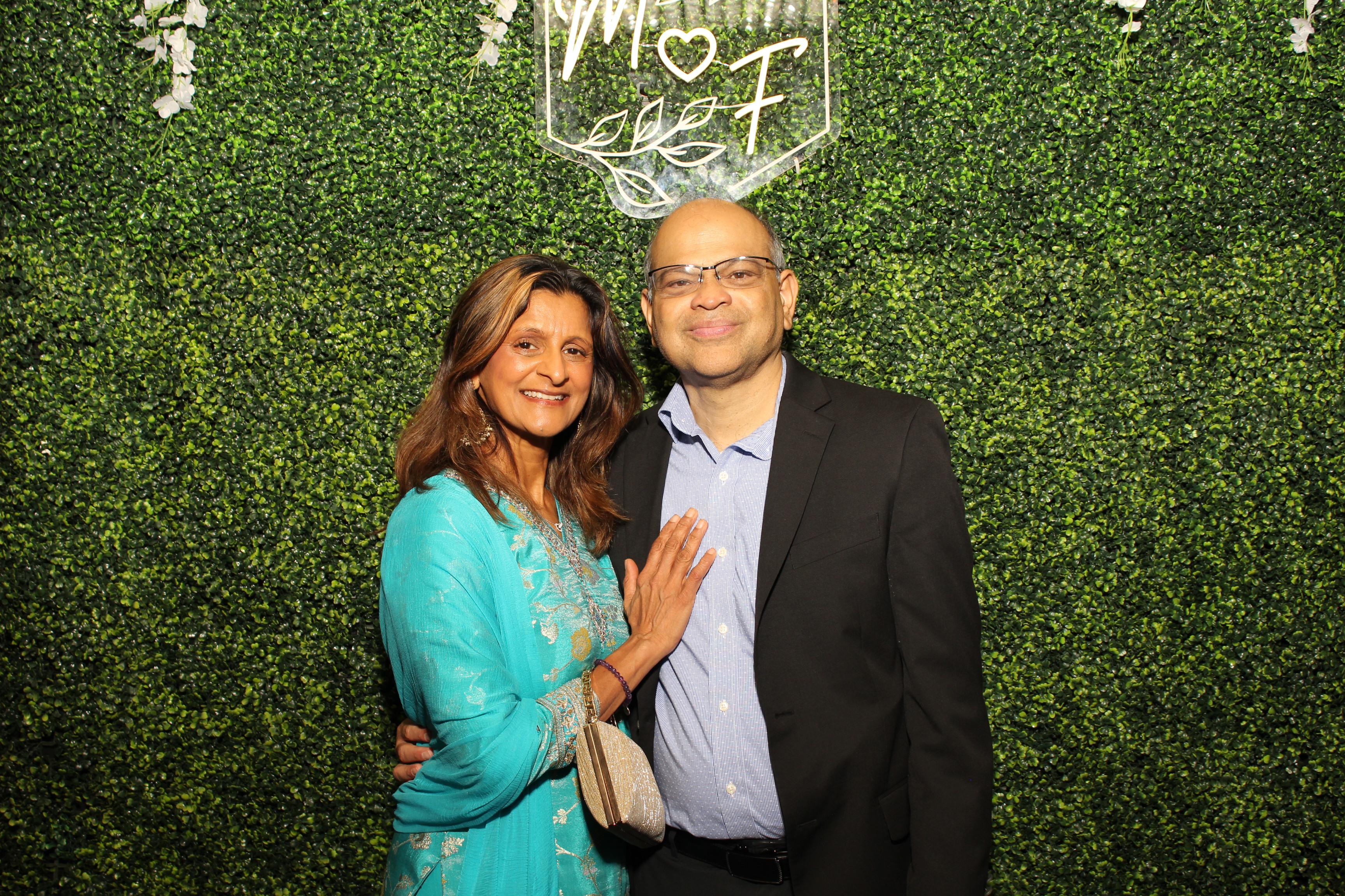 Mehvish & Fayaaz | View more photos from the event at gallery.photoboothcincy.com/u/PhotoBoothCincy/Mehvish-Fayaaz