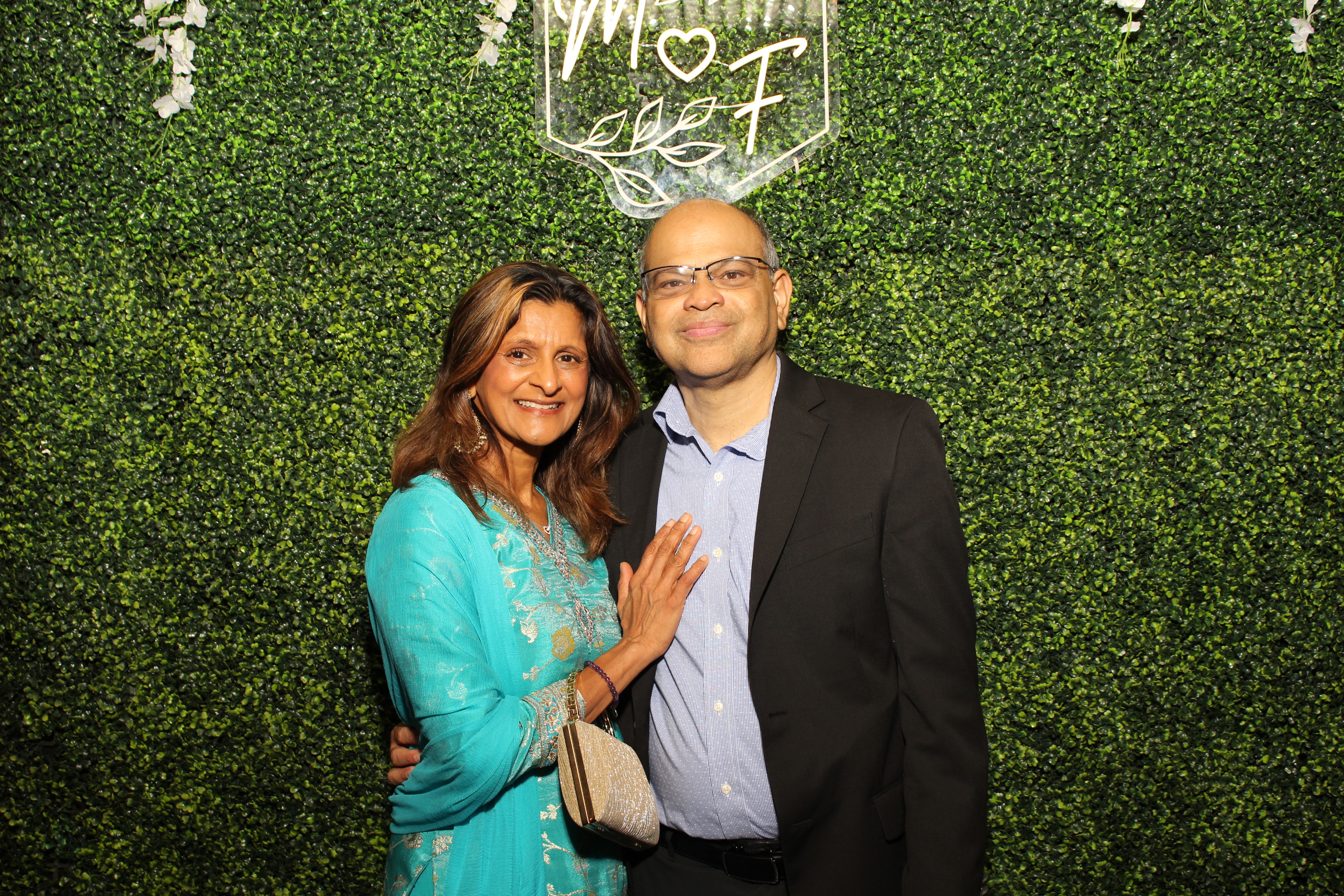 Mehvish & Fayaaz | View more photos from the event at gallery.photoboothcincy.com/u/PhotoBoothCincy/Mehvish-Fayaaz
