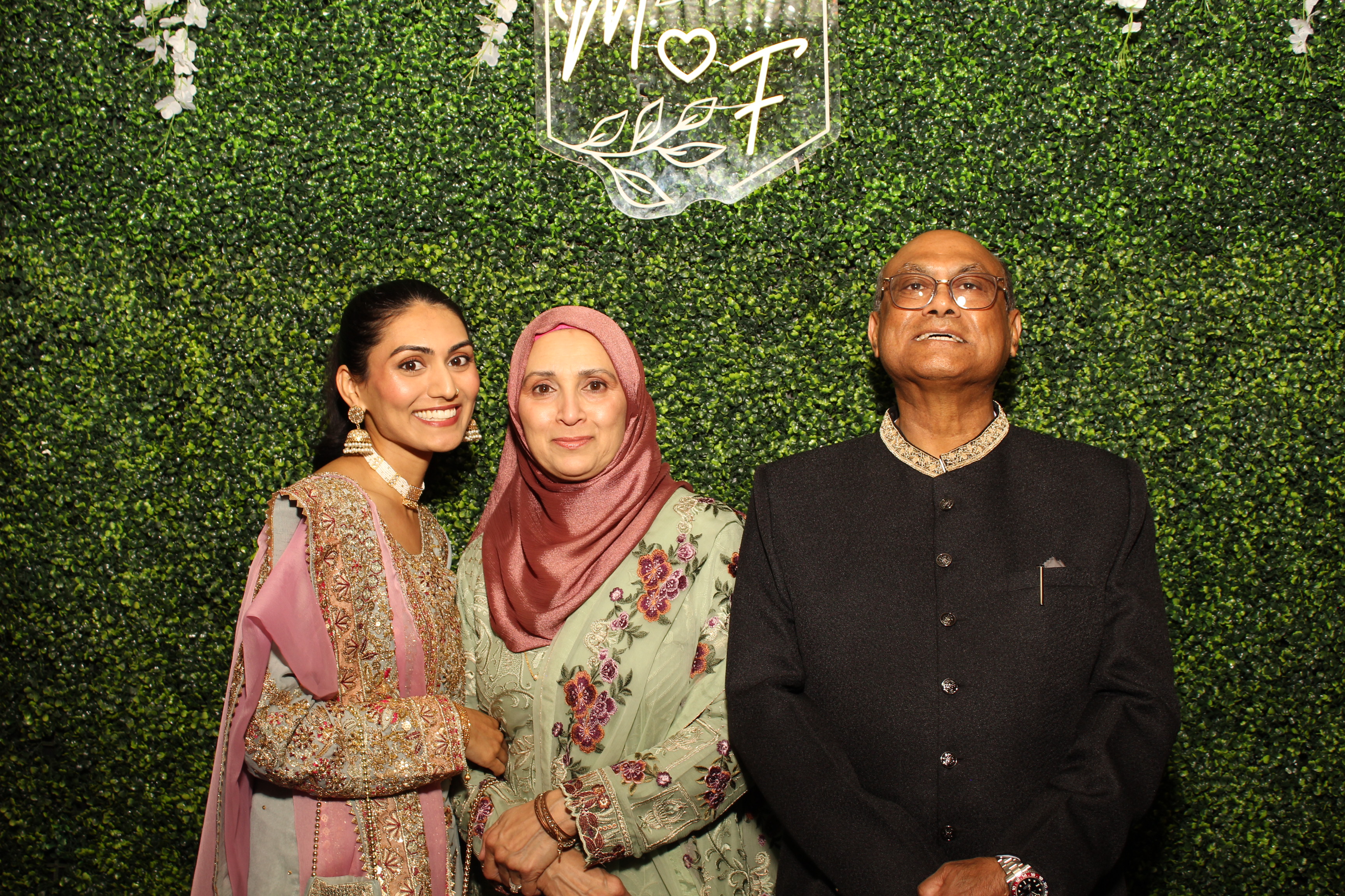 Mehvish & Fayaaz | View more photos from the event at gallery.photoboothcincy.com/u/PhotoBoothCincy/Mehvish-Fayaaz