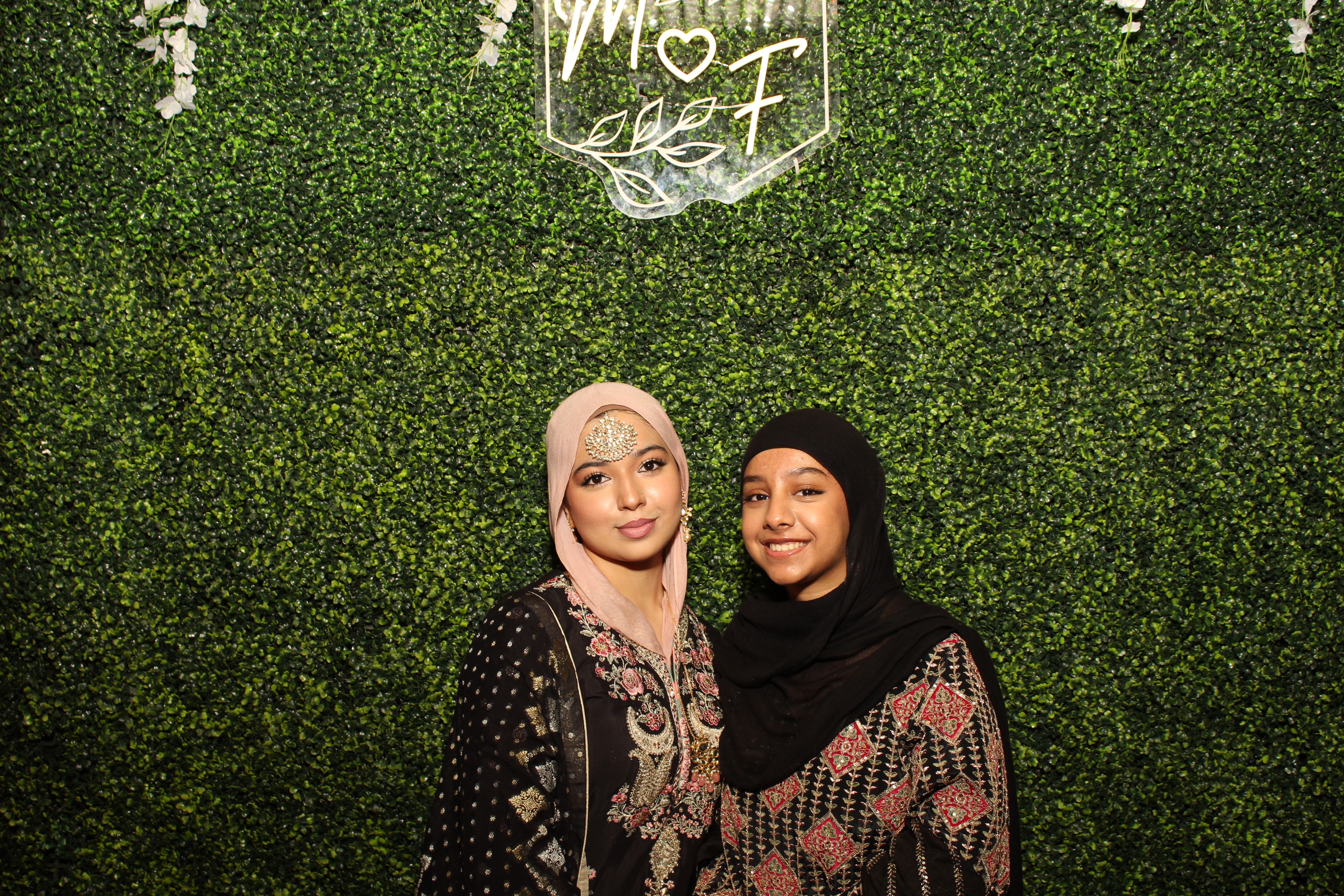 Mehvish & Fayaaz | View more photos from the event at gallery.photoboothcincy.com/u/PhotoBoothCincy/Mehvish-Fayaaz