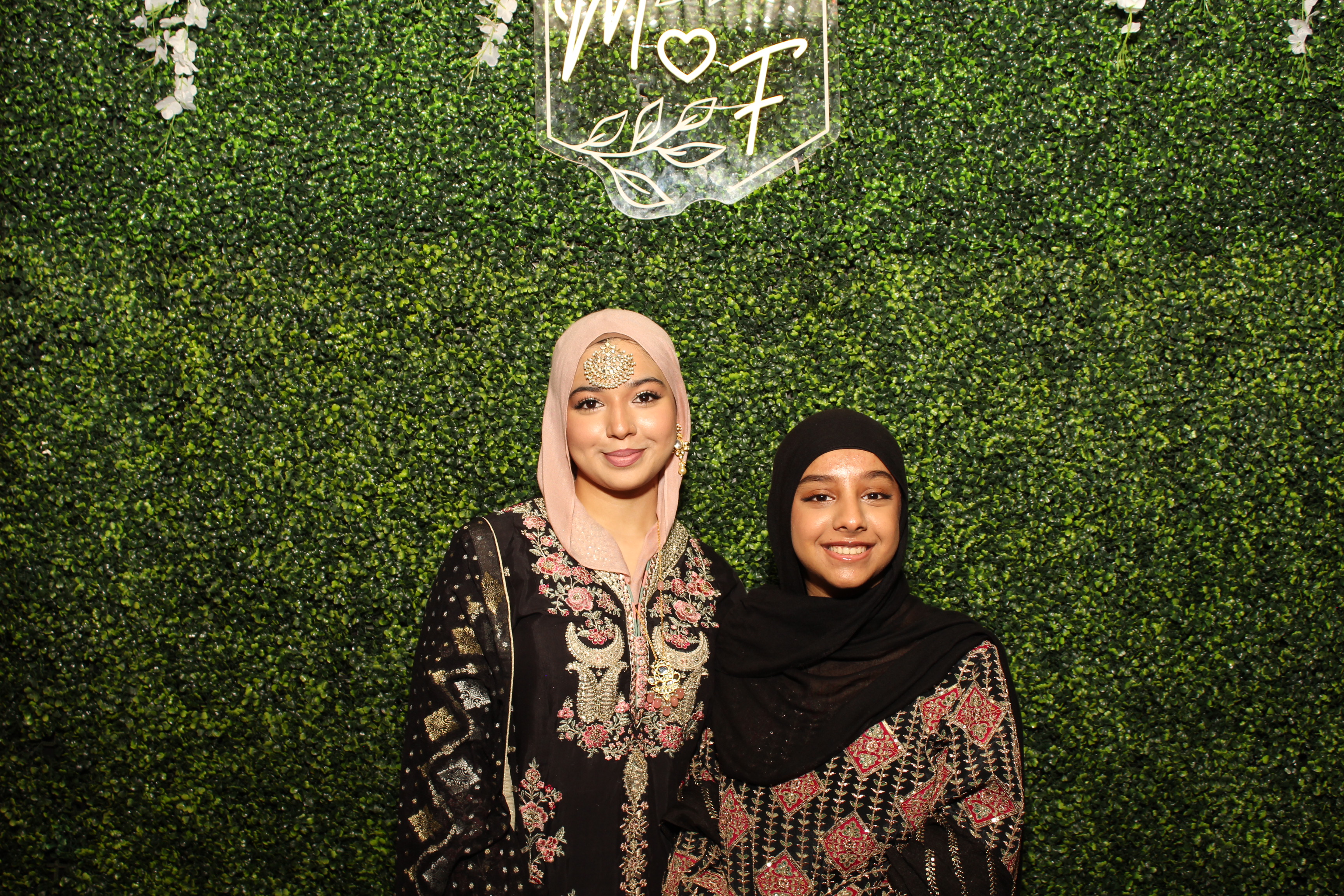 Mehvish & Fayaaz | View more photos from the event at gallery.photoboothcincy.com/u/PhotoBoothCincy/Mehvish-Fayaaz