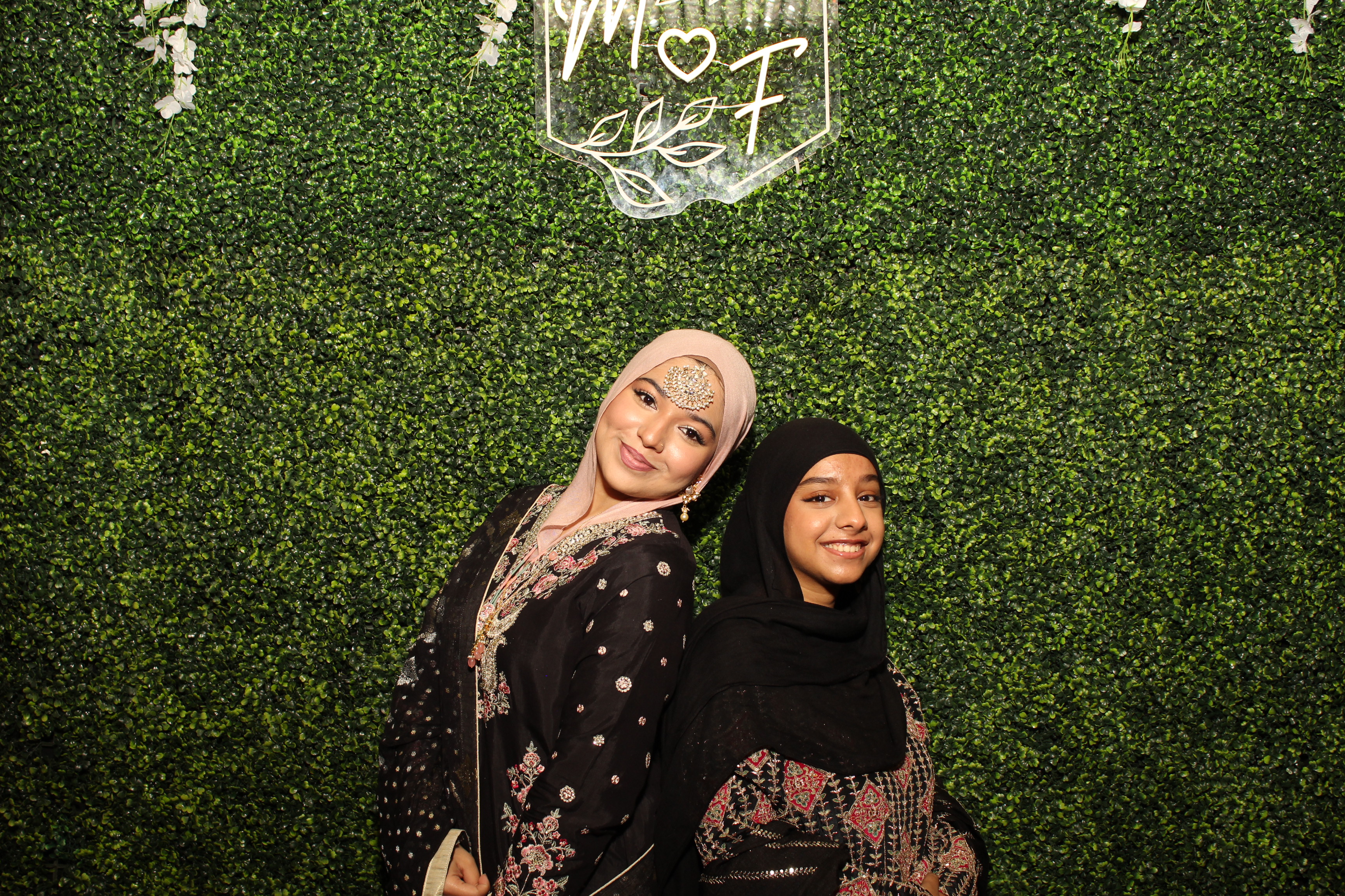 Mehvish & Fayaaz | View more photos from the event at gallery.photoboothcincy.com/u/PhotoBoothCincy/Mehvish-Fayaaz