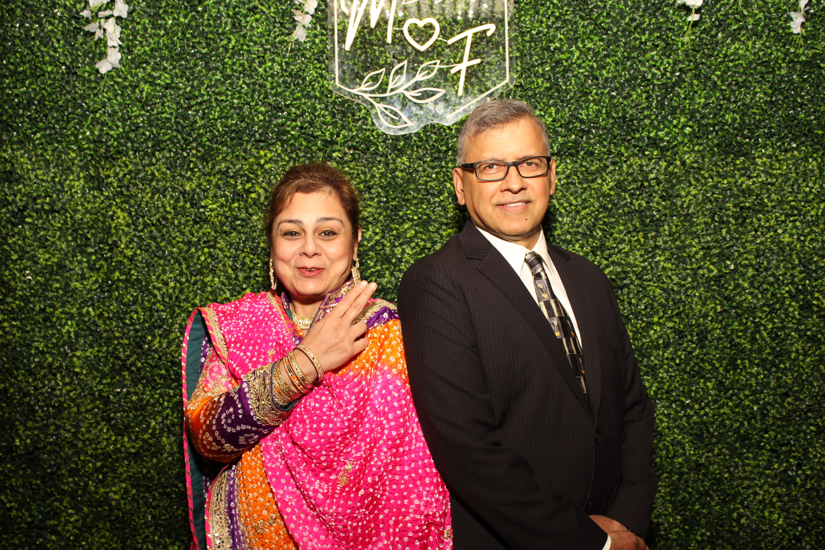 Mehvish & Fayaaz | View more photos from the event at gallery.photoboothcincy.com/u/PhotoBoothCincy/Mehvish-Fayaaz
