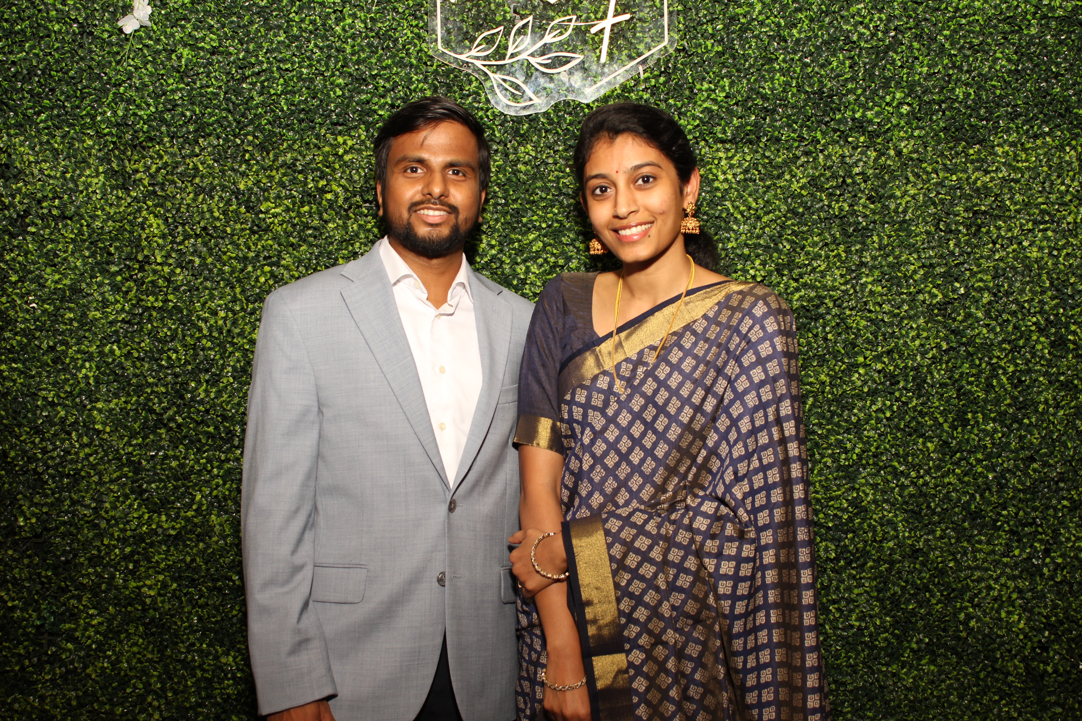 Mehvish & Fayaaz | View more photos from the event at gallery.photoboothcincy.com/u/PhotoBoothCincy/Mehvish-Fayaaz