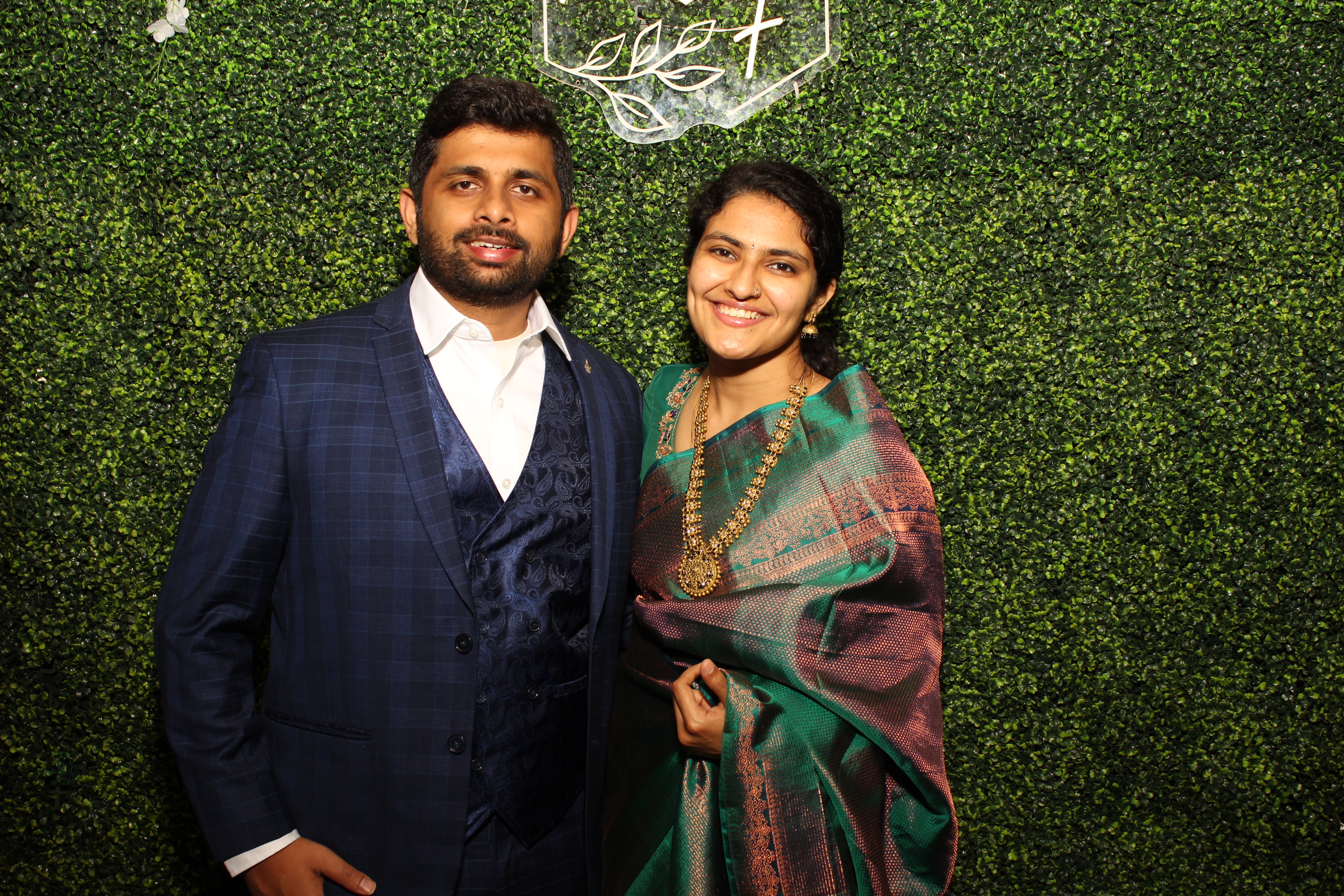 Mehvish & Fayaaz | View more photos from the event at gallery.photoboothcincy.com/u/PhotoBoothCincy/Mehvish-Fayaaz