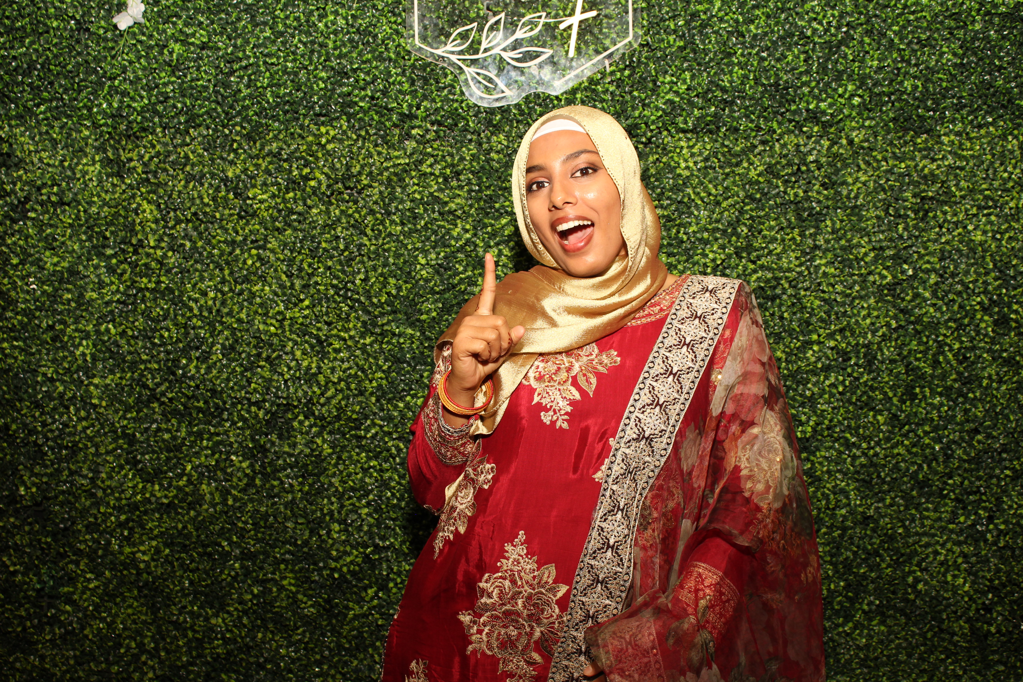 Mehvish & Fayaaz | View more photos from the event at gallery.photoboothcincy.com/u/PhotoBoothCincy/Mehvish-Fayaaz