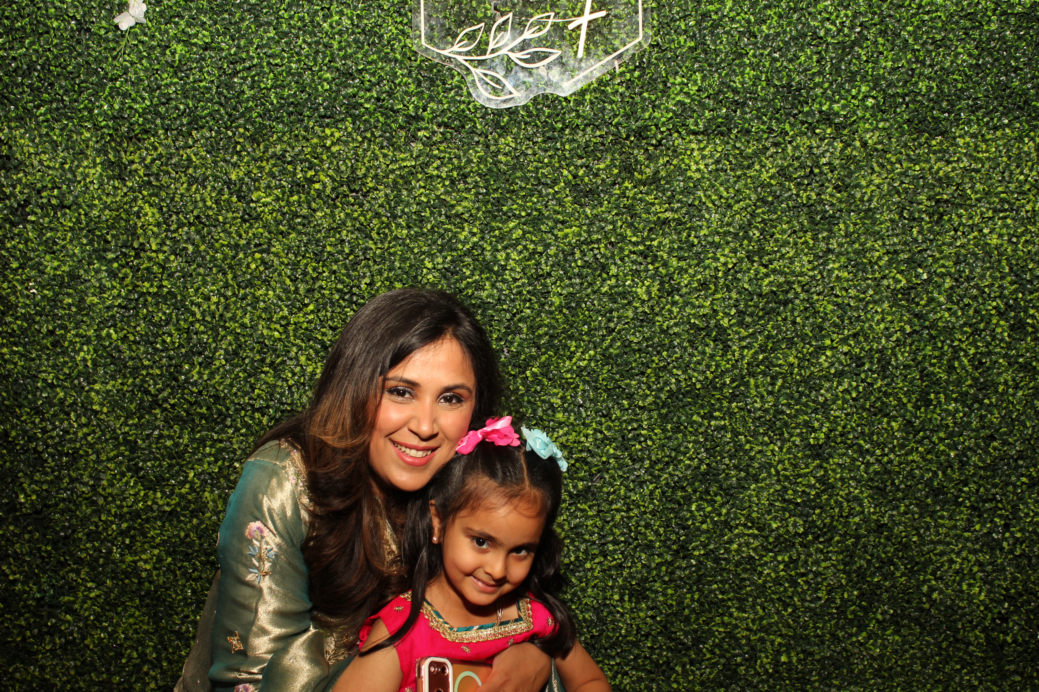 Mehvish & Fayaaz | View more photos from the event at gallery.photoboothcincy.com/u/PhotoBoothCincy/Mehvish-Fayaaz