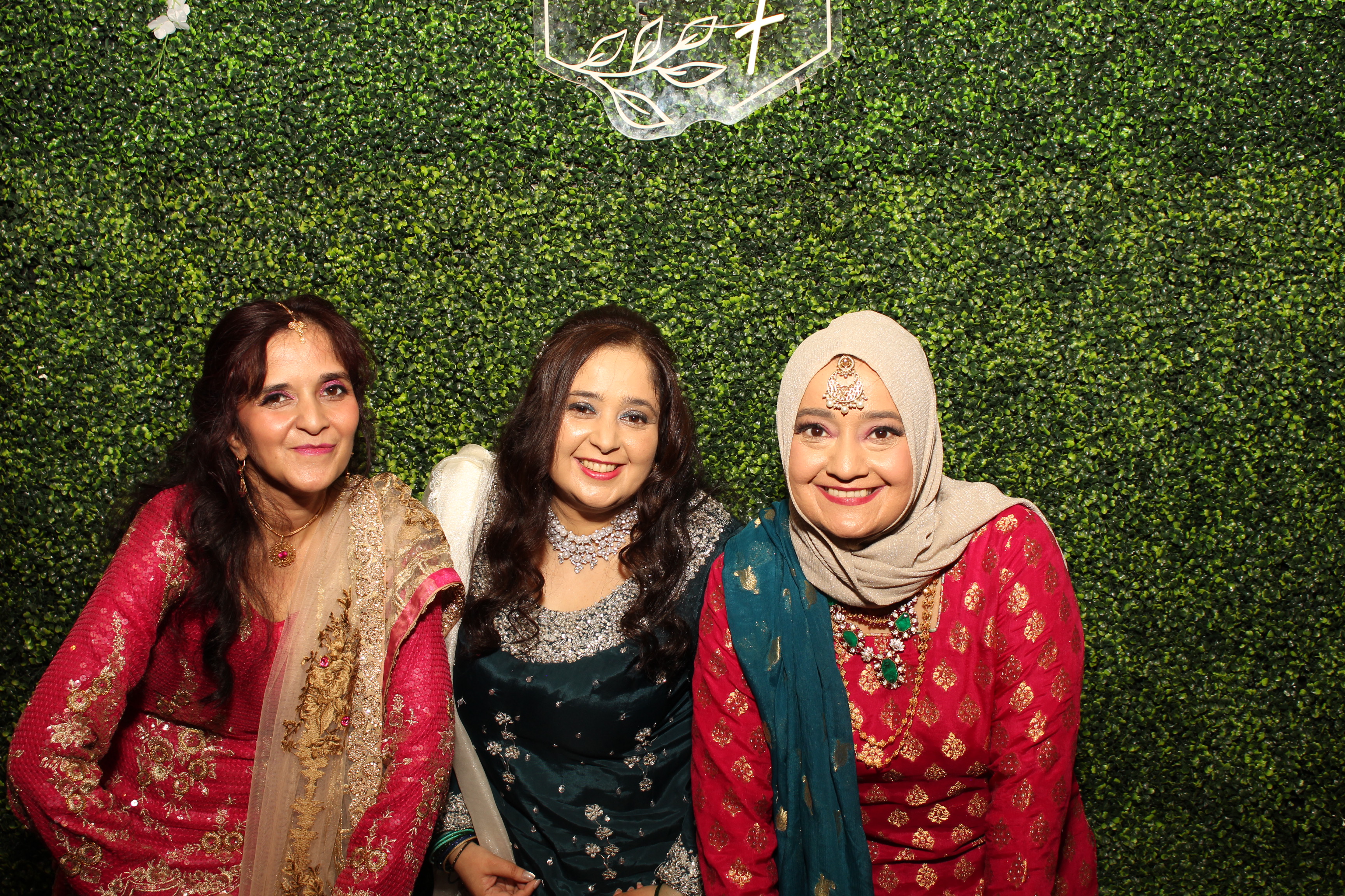 Mehvish & Fayaaz | View more photos from the event at gallery.photoboothcincy.com/u/PhotoBoothCincy/Mehvish-Fayaaz