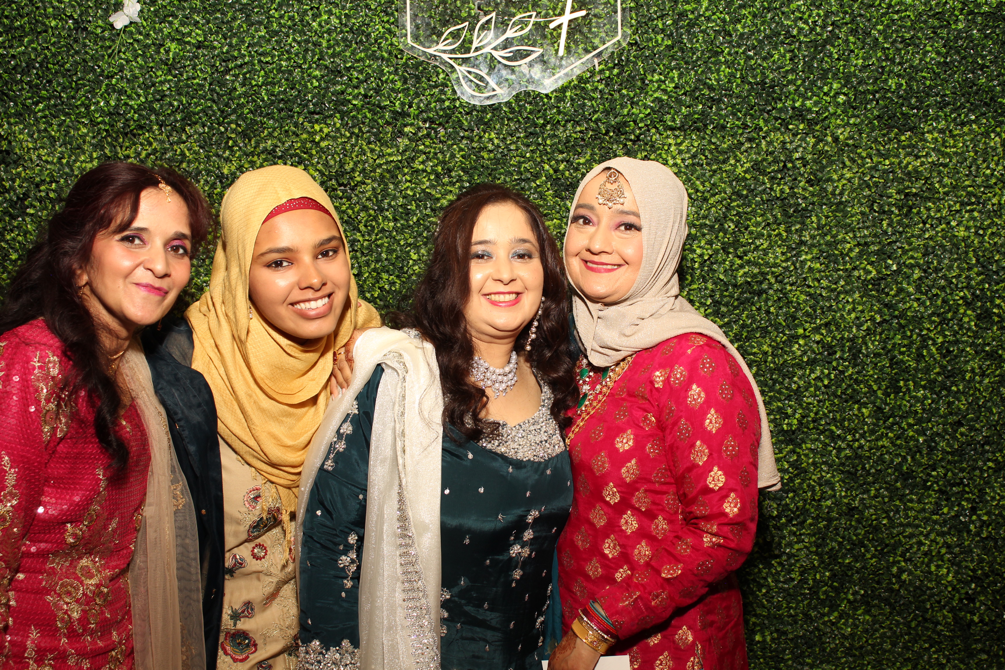 Mehvish & Fayaaz | View more photos from the event at gallery.photoboothcincy.com/u/PhotoBoothCincy/Mehvish-Fayaaz