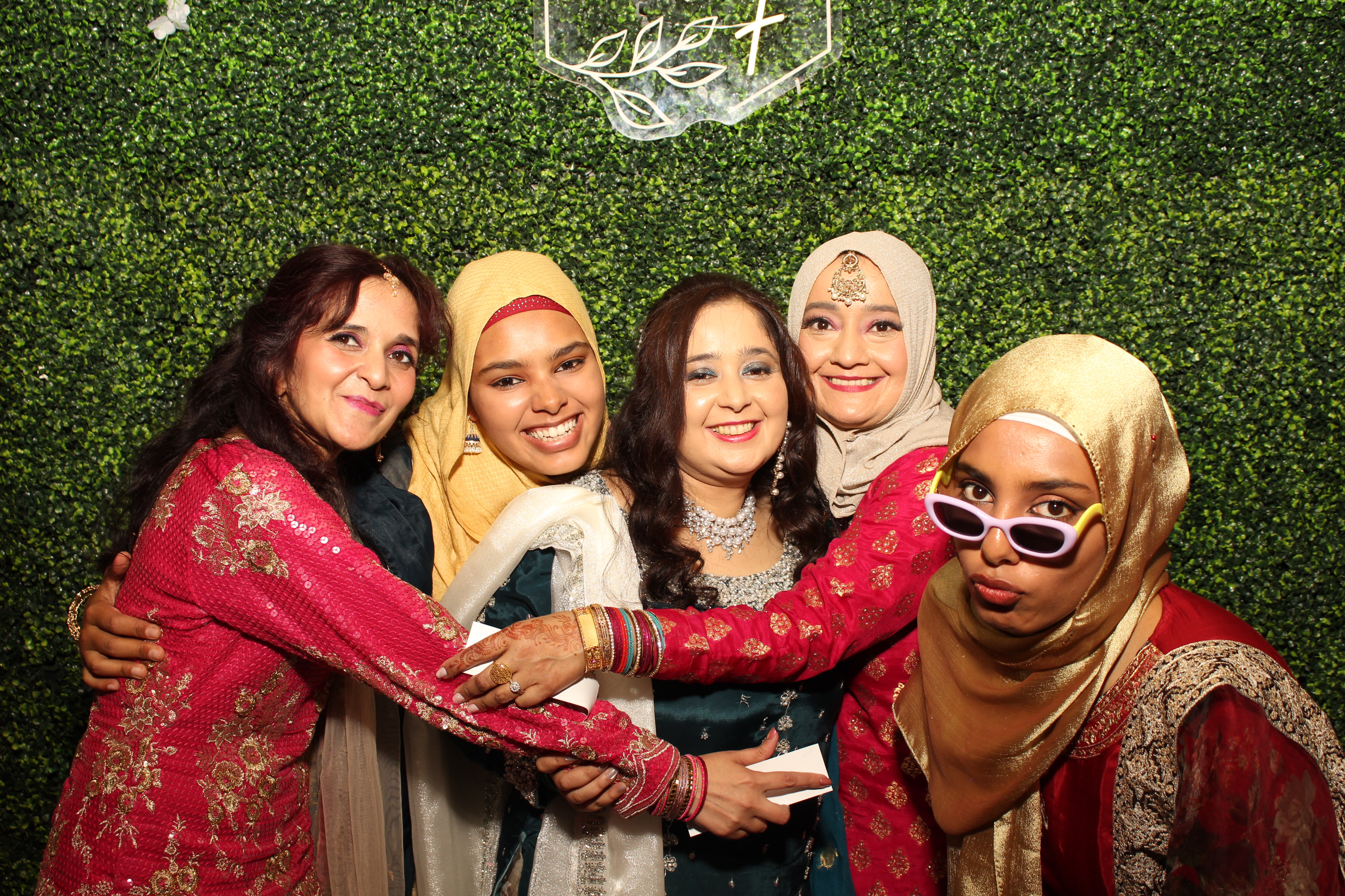 Mehvish & Fayaaz | View more photos from the event at gallery.photoboothcincy.com/u/PhotoBoothCincy/Mehvish-Fayaaz