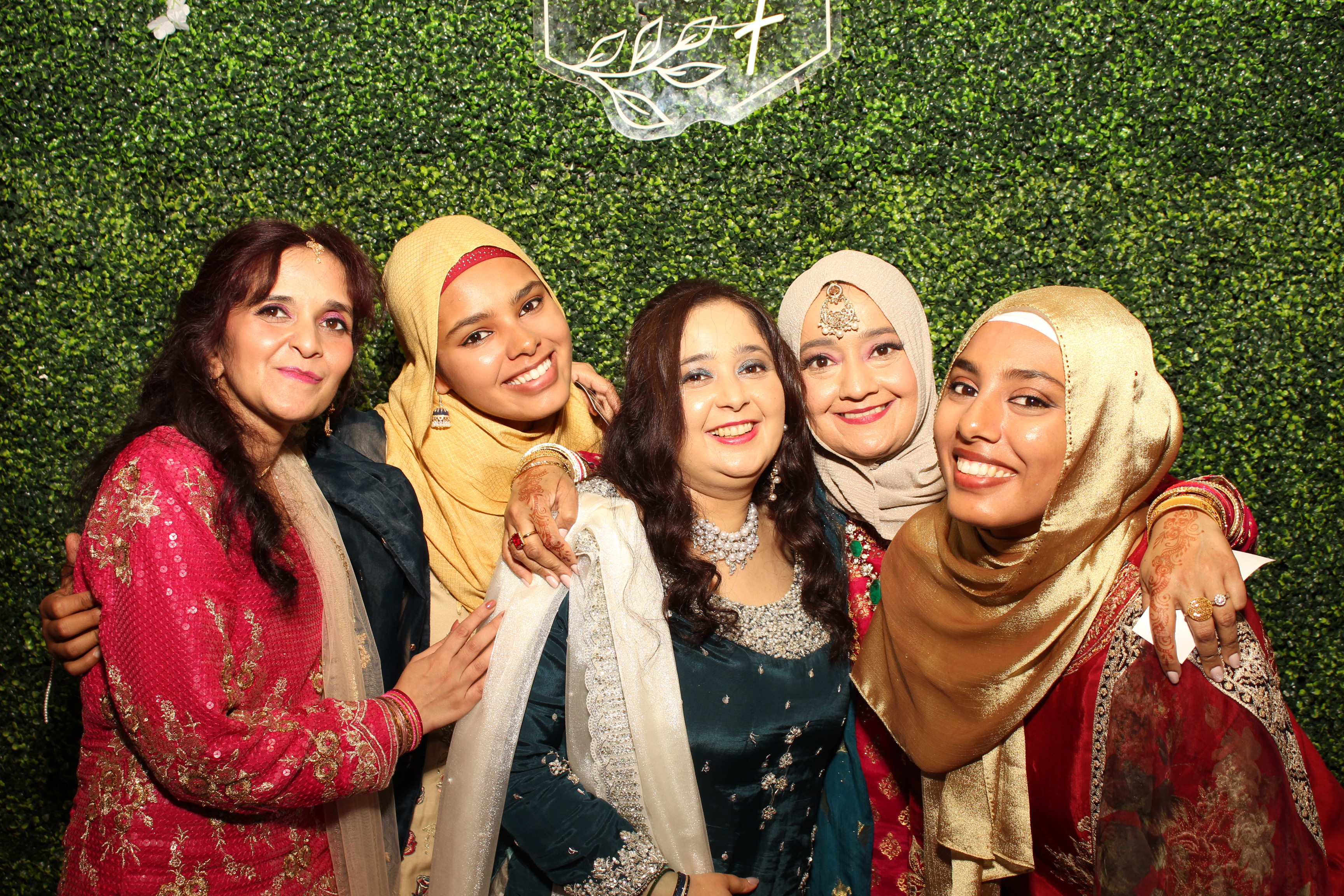 Mehvish & Fayaaz | View more photos from the event at gallery.photoboothcincy.com/u/PhotoBoothCincy/Mehvish-Fayaaz