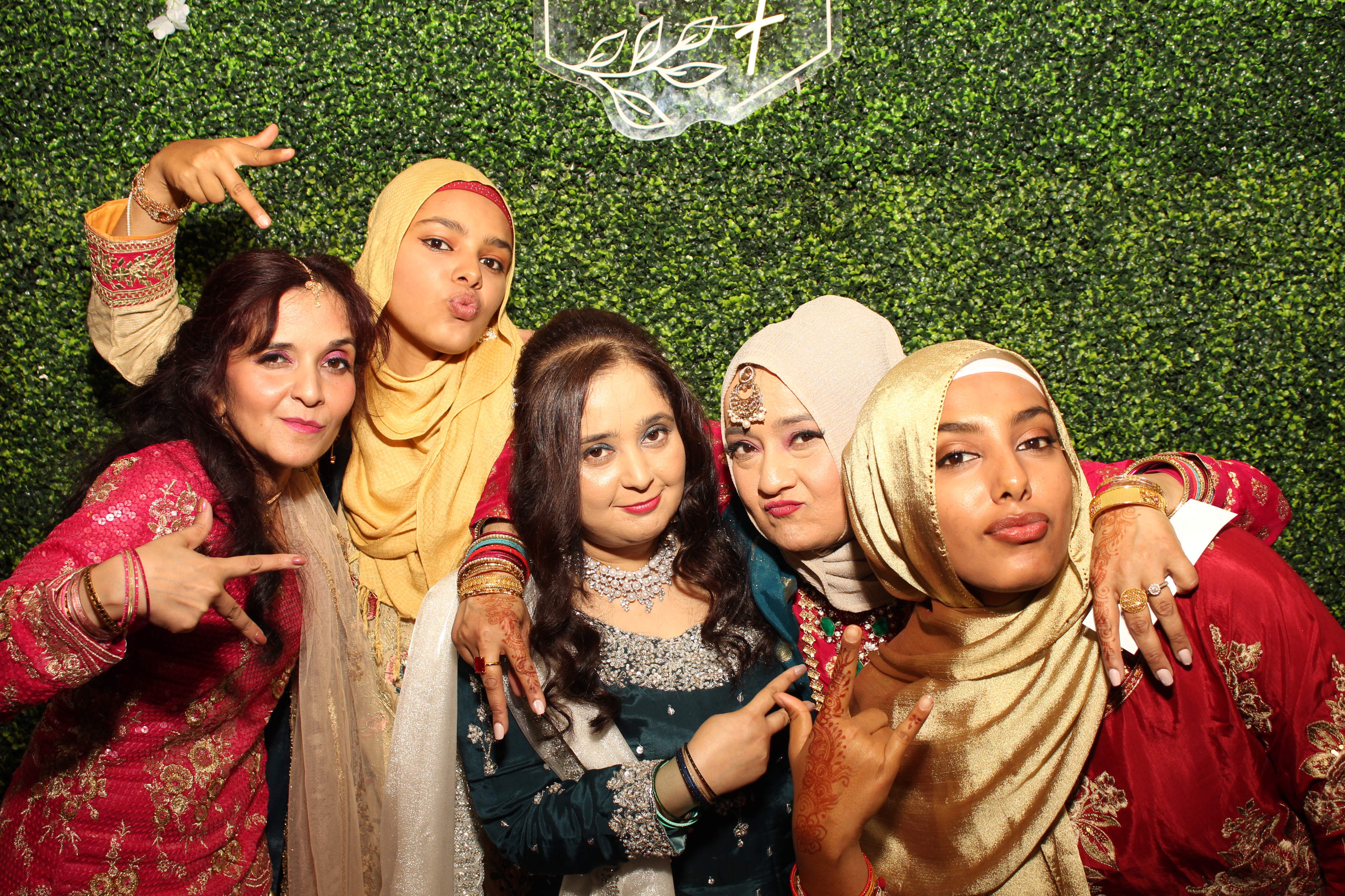 Mehvish & Fayaaz | View more photos from the event at gallery.photoboothcincy.com/u/PhotoBoothCincy/Mehvish-Fayaaz