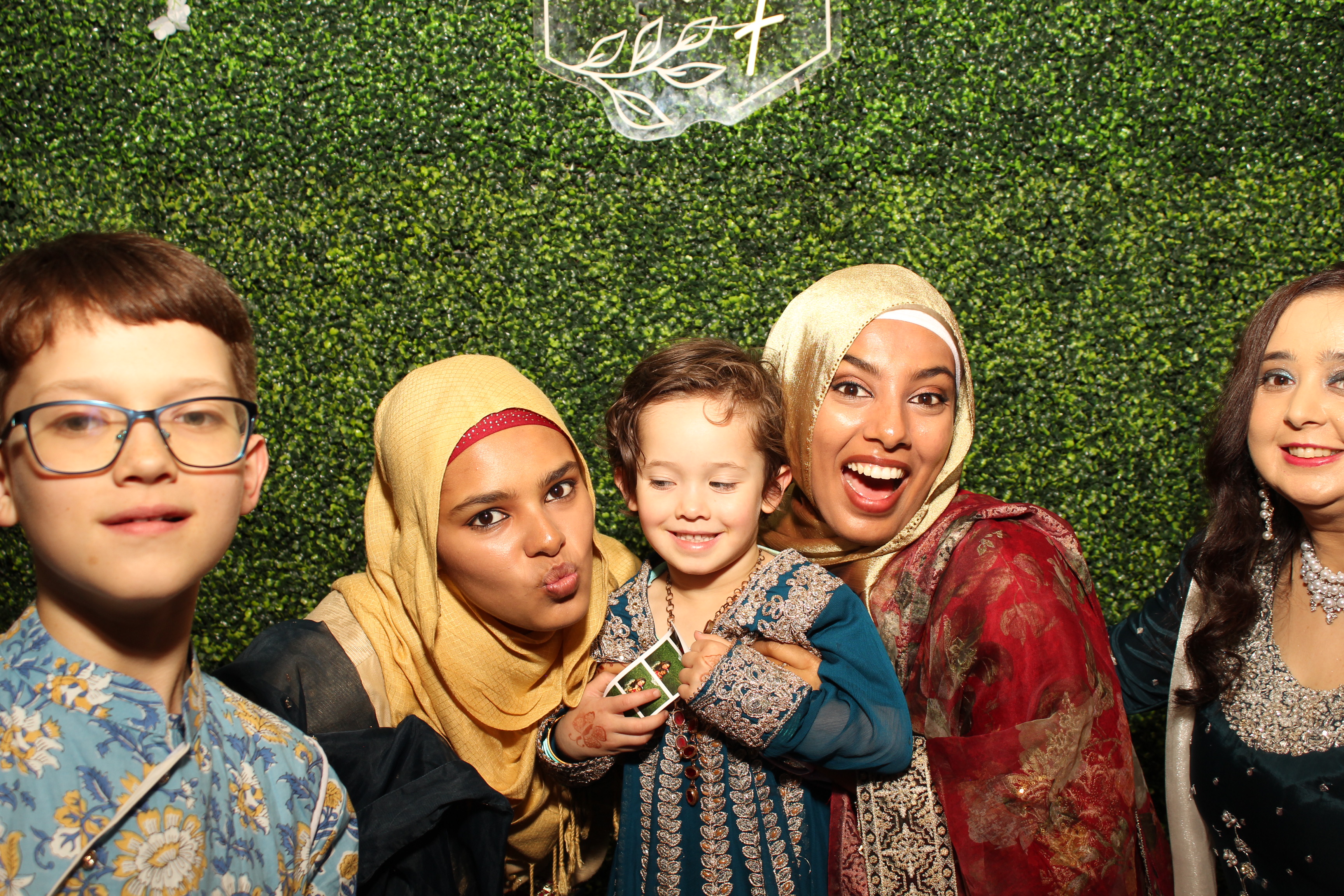 Mehvish & Fayaaz | View more photos from the event at gallery.photoboothcincy.com/u/PhotoBoothCincy/Mehvish-Fayaaz