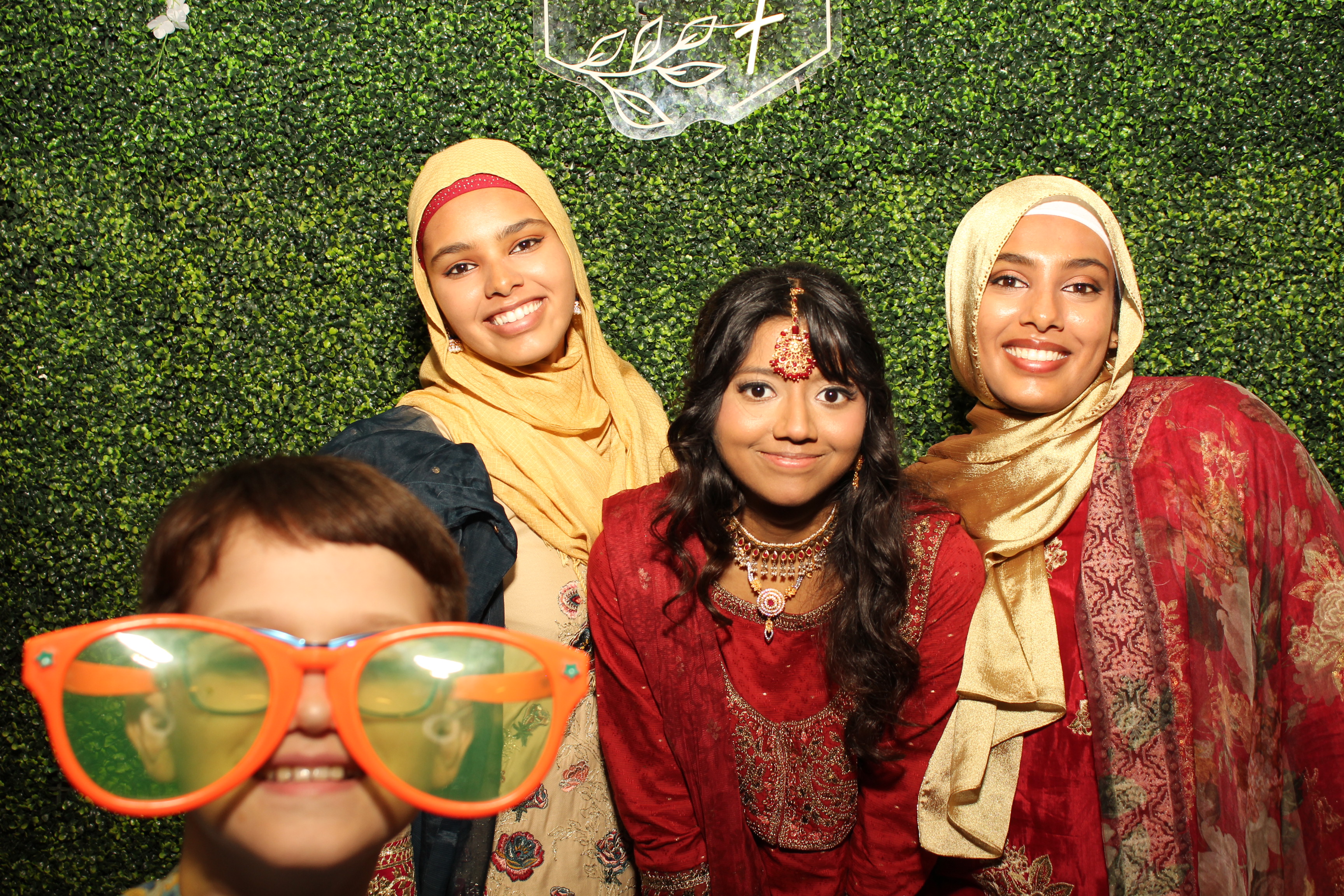 Mehvish & Fayaaz | View more photos from the event at gallery.photoboothcincy.com/u/PhotoBoothCincy/Mehvish-Fayaaz