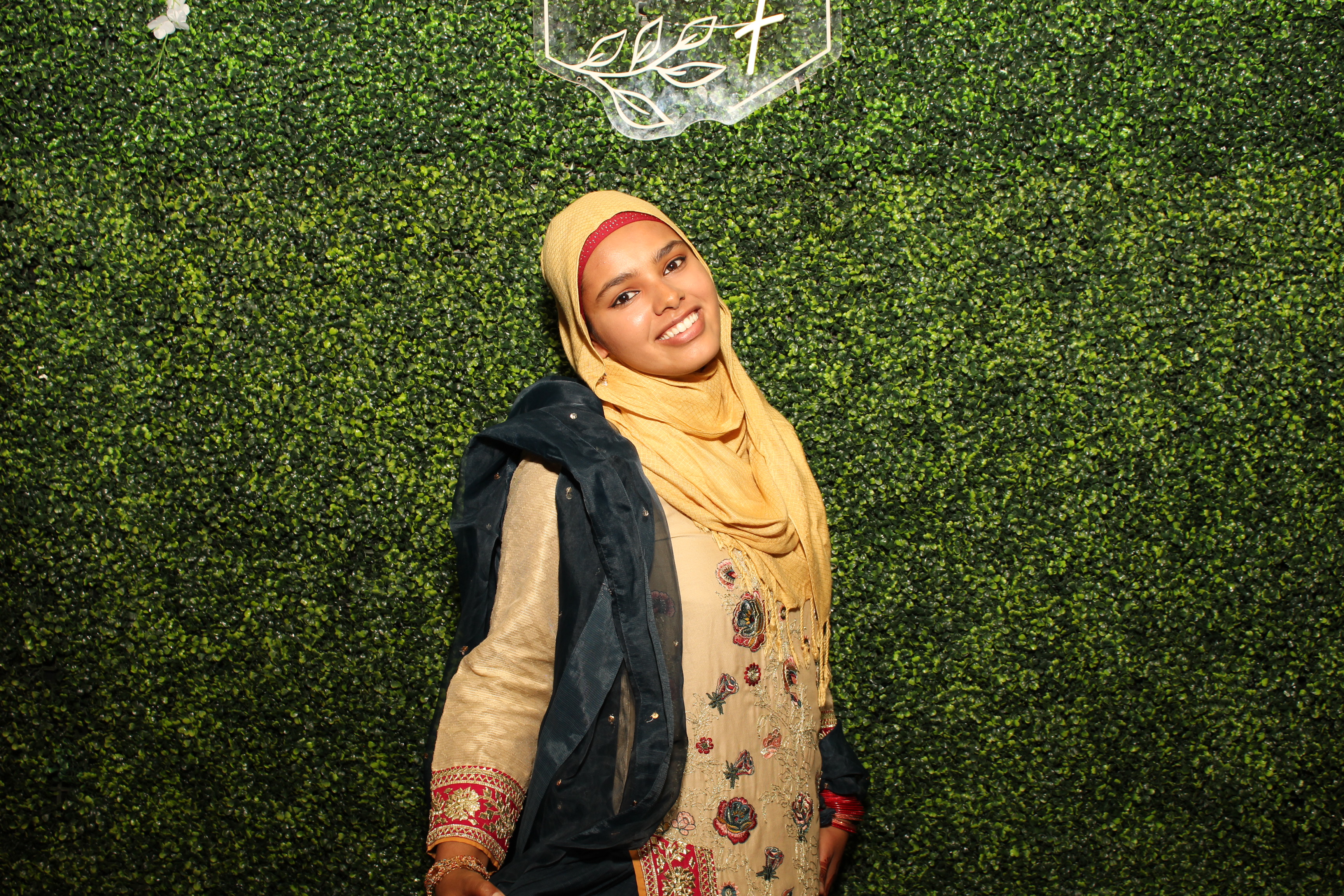 Mehvish & Fayaaz | View more photos from the event at gallery.photoboothcincy.com/u/PhotoBoothCincy/Mehvish-Fayaaz