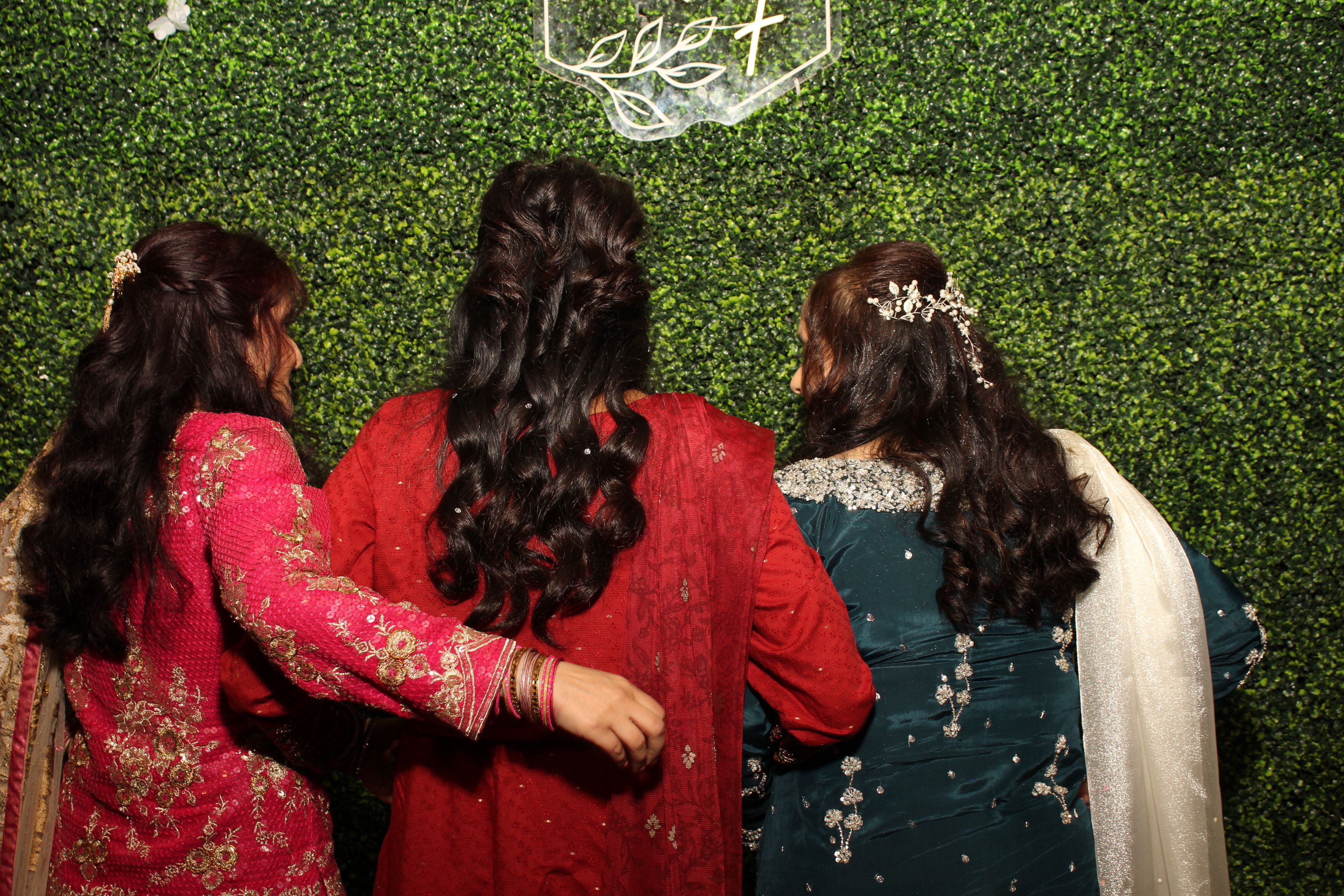 Mehvish & Fayaaz | View more photos from the event at gallery.photoboothcincy.com/u/PhotoBoothCincy/Mehvish-Fayaaz