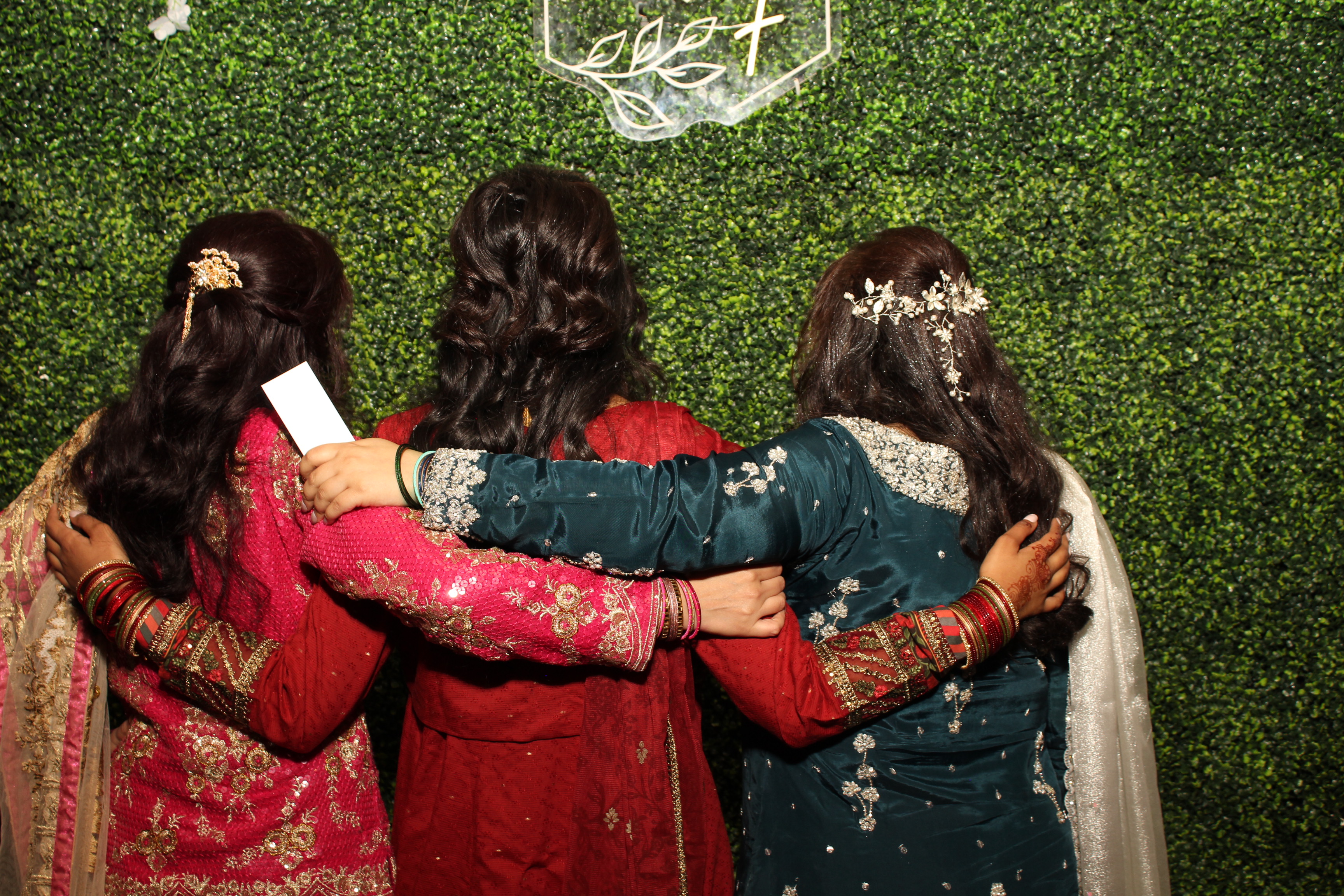 Mehvish & Fayaaz | View more photos from the event at gallery.photoboothcincy.com/u/PhotoBoothCincy/Mehvish-Fayaaz