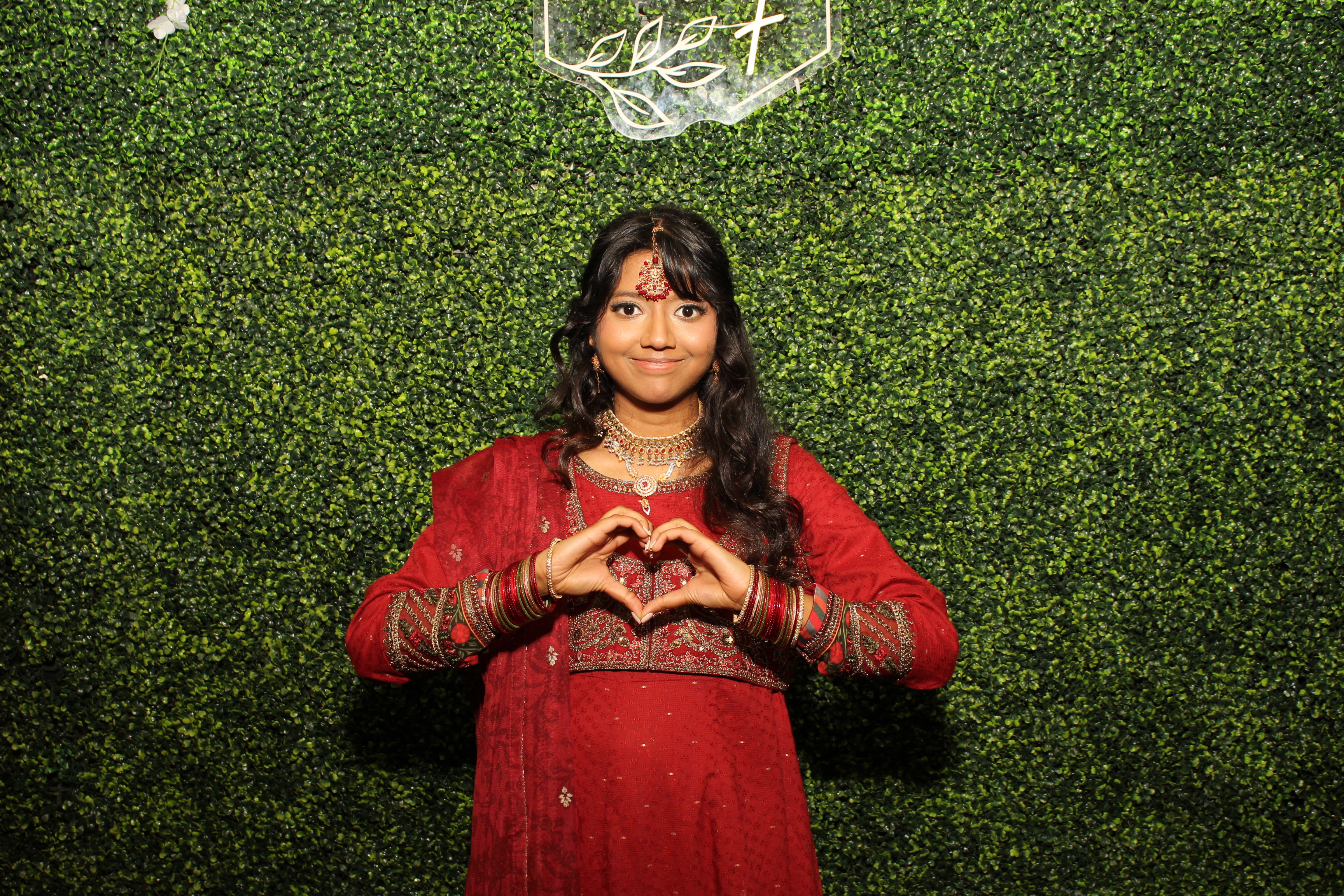 Mehvish & Fayaaz | View more photos from the event at gallery.photoboothcincy.com/u/PhotoBoothCincy/Mehvish-Fayaaz