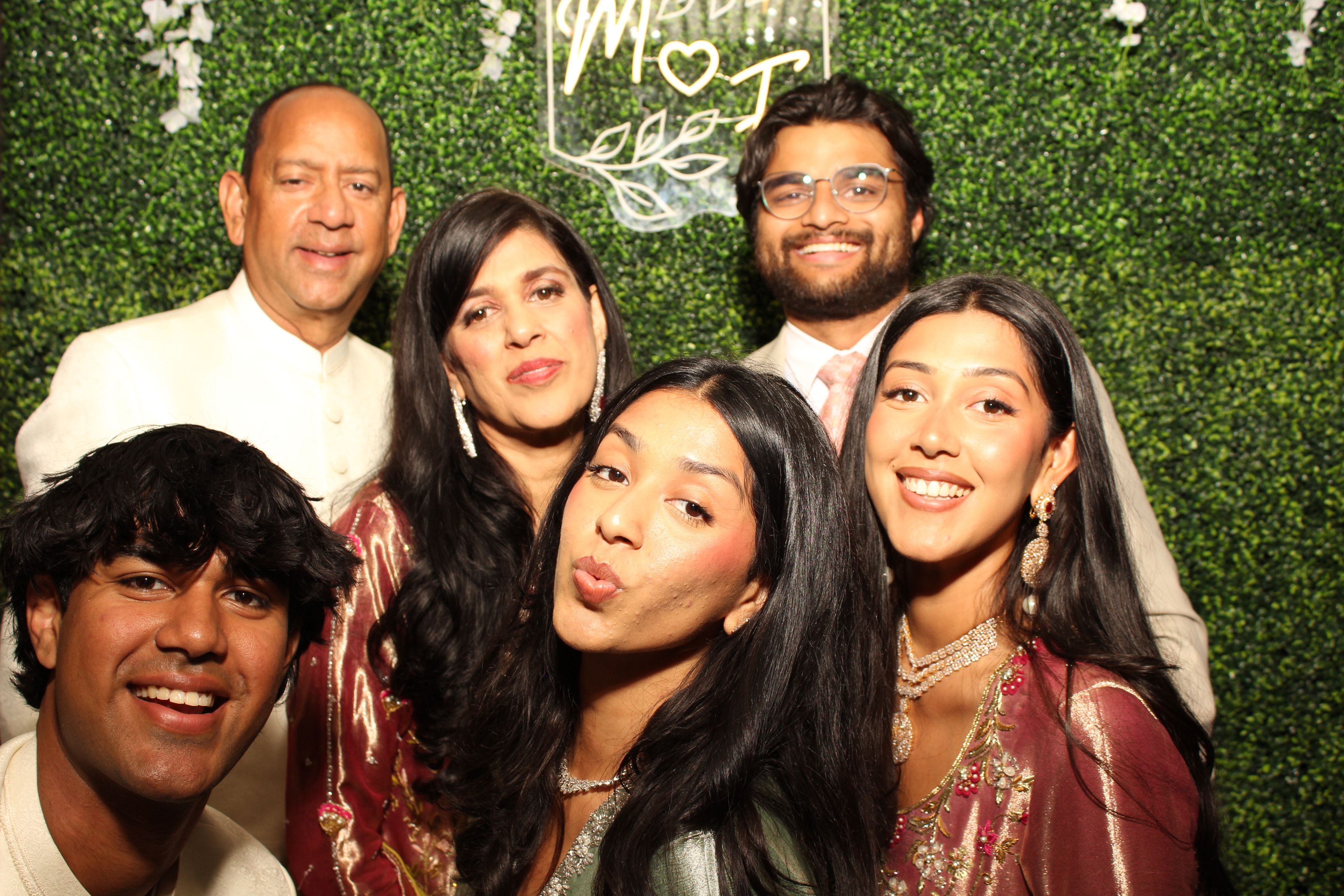 Mehvish & Fayaaz | View more photos from the event at gallery.photoboothcincy.com/u/PhotoBoothCincy/Mehvish-Fayaaz