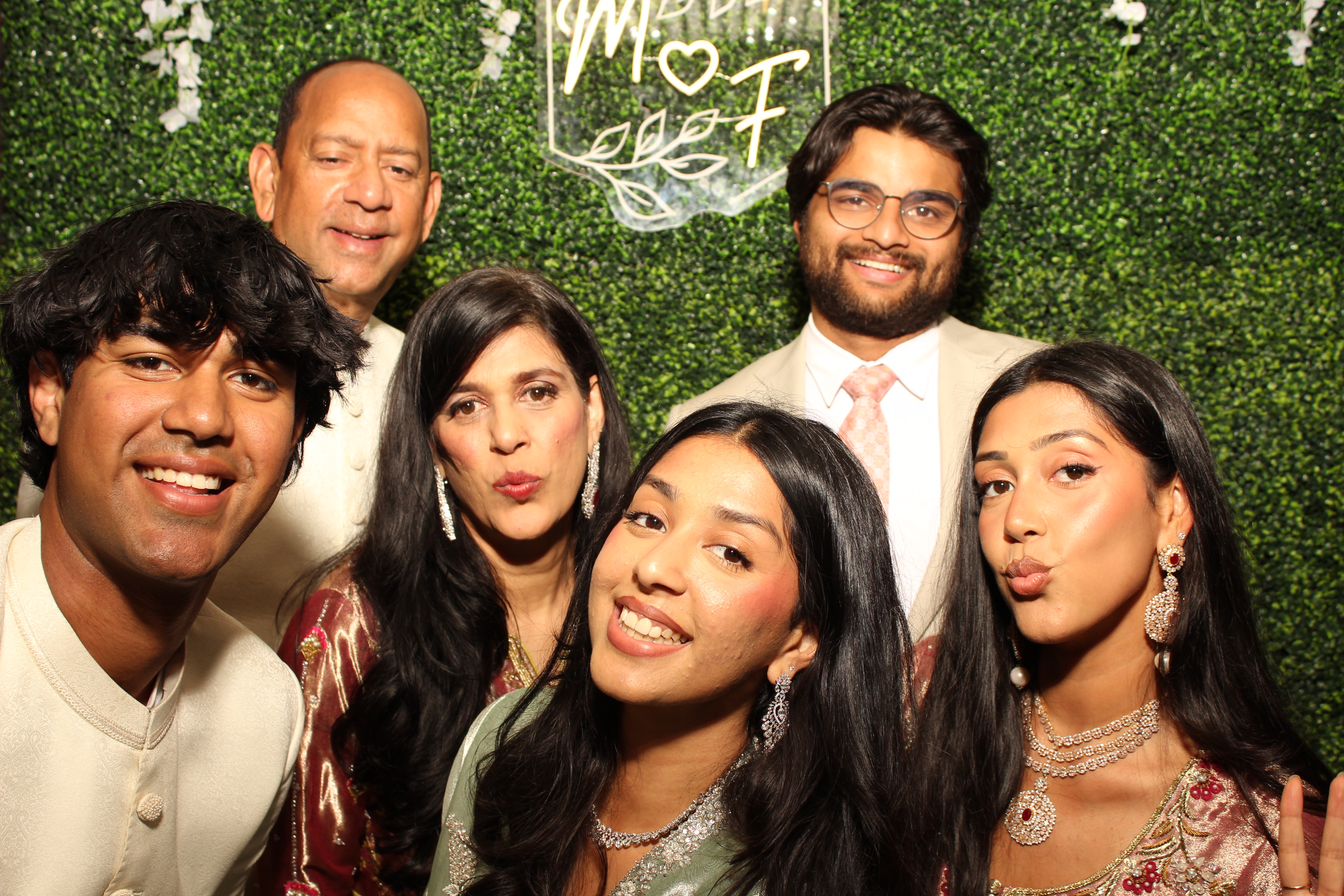 Mehvish & Fayaaz | View more photos from the event at gallery.photoboothcincy.com/u/PhotoBoothCincy/Mehvish-Fayaaz