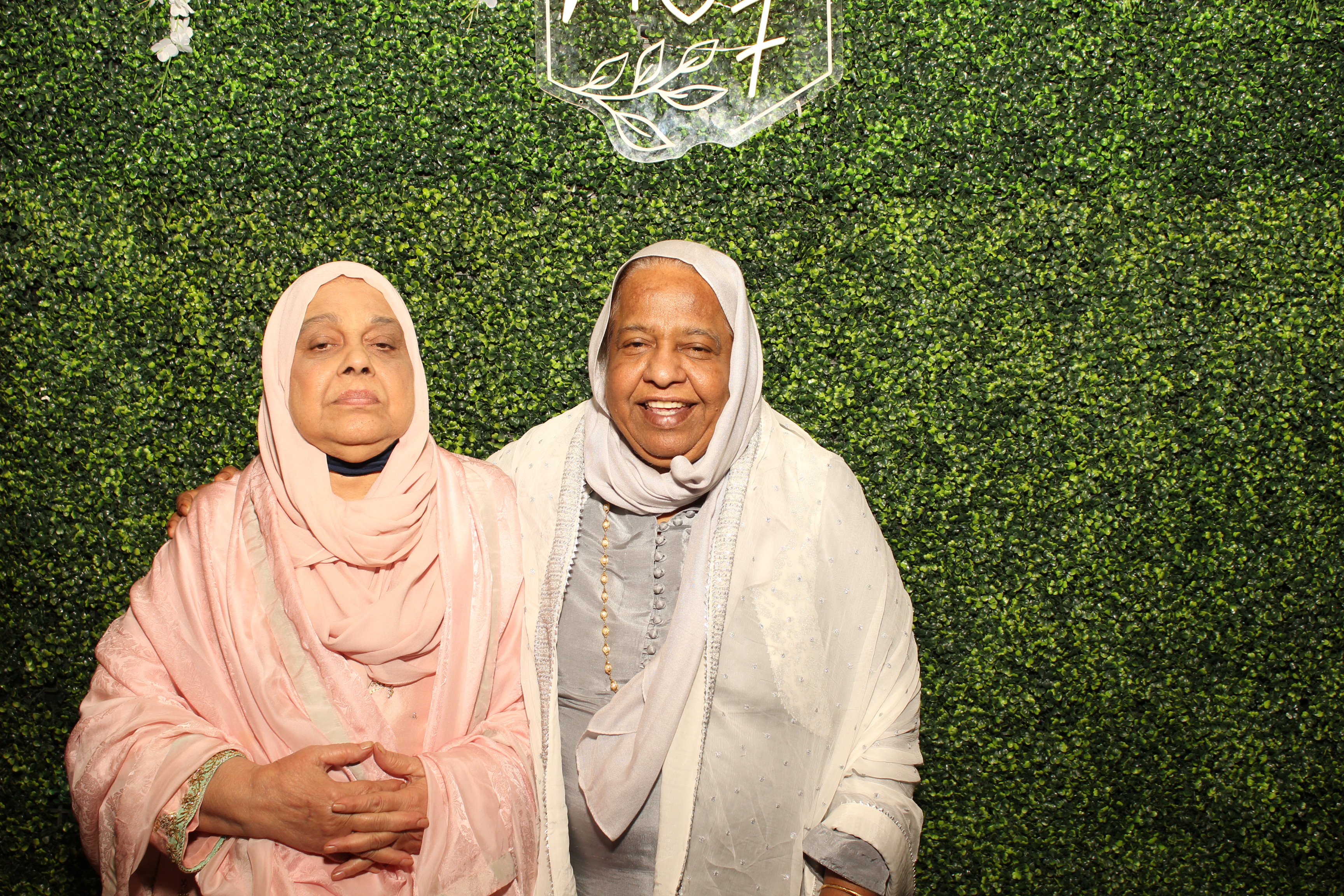Mehvish & Fayaaz | View more photos from the event at gallery.photoboothcincy.com/u/PhotoBoothCincy/Mehvish-Fayaaz