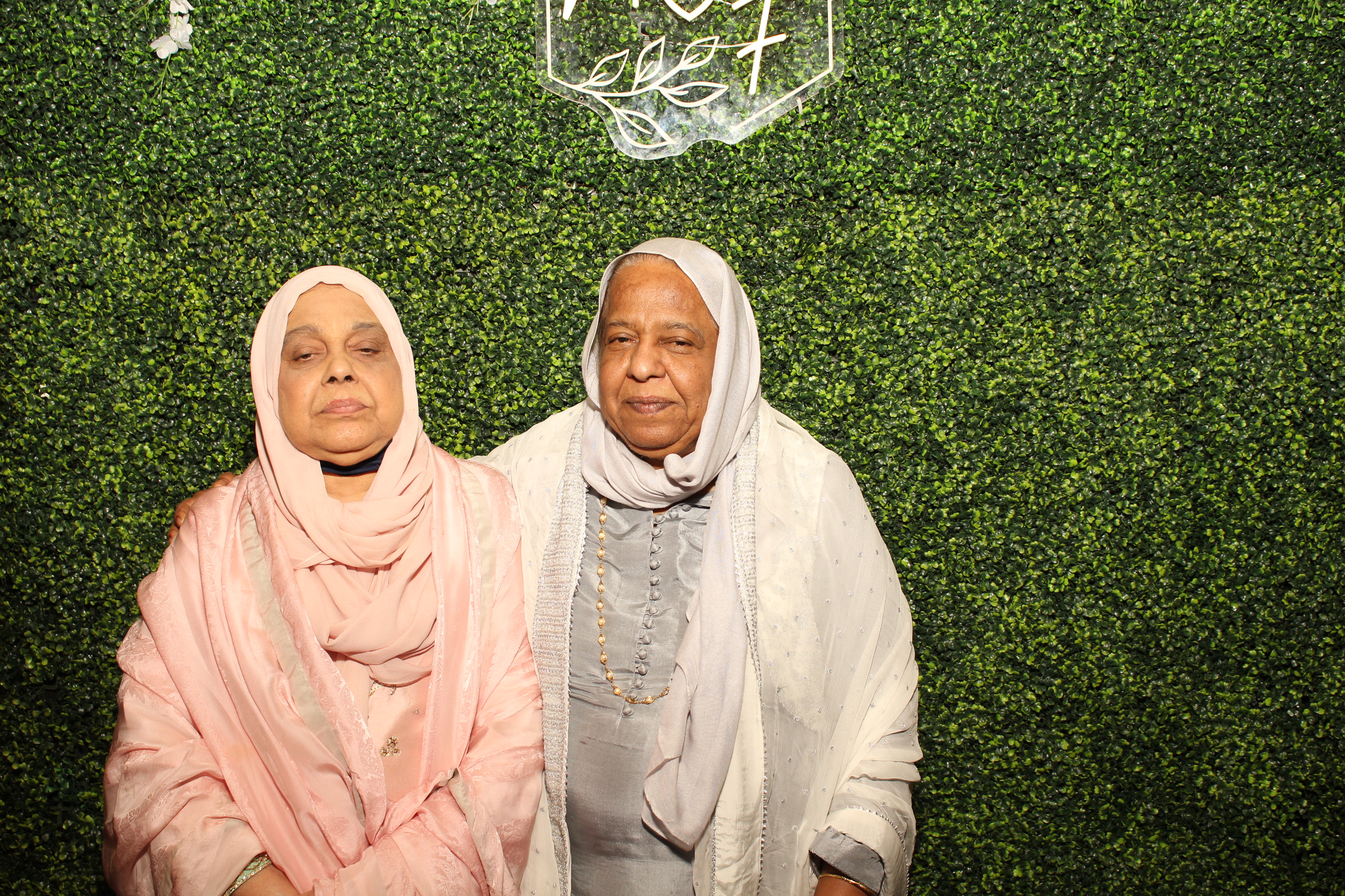 Mehvish & Fayaaz | View more photos from the event at gallery.photoboothcincy.com/u/PhotoBoothCincy/Mehvish-Fayaaz