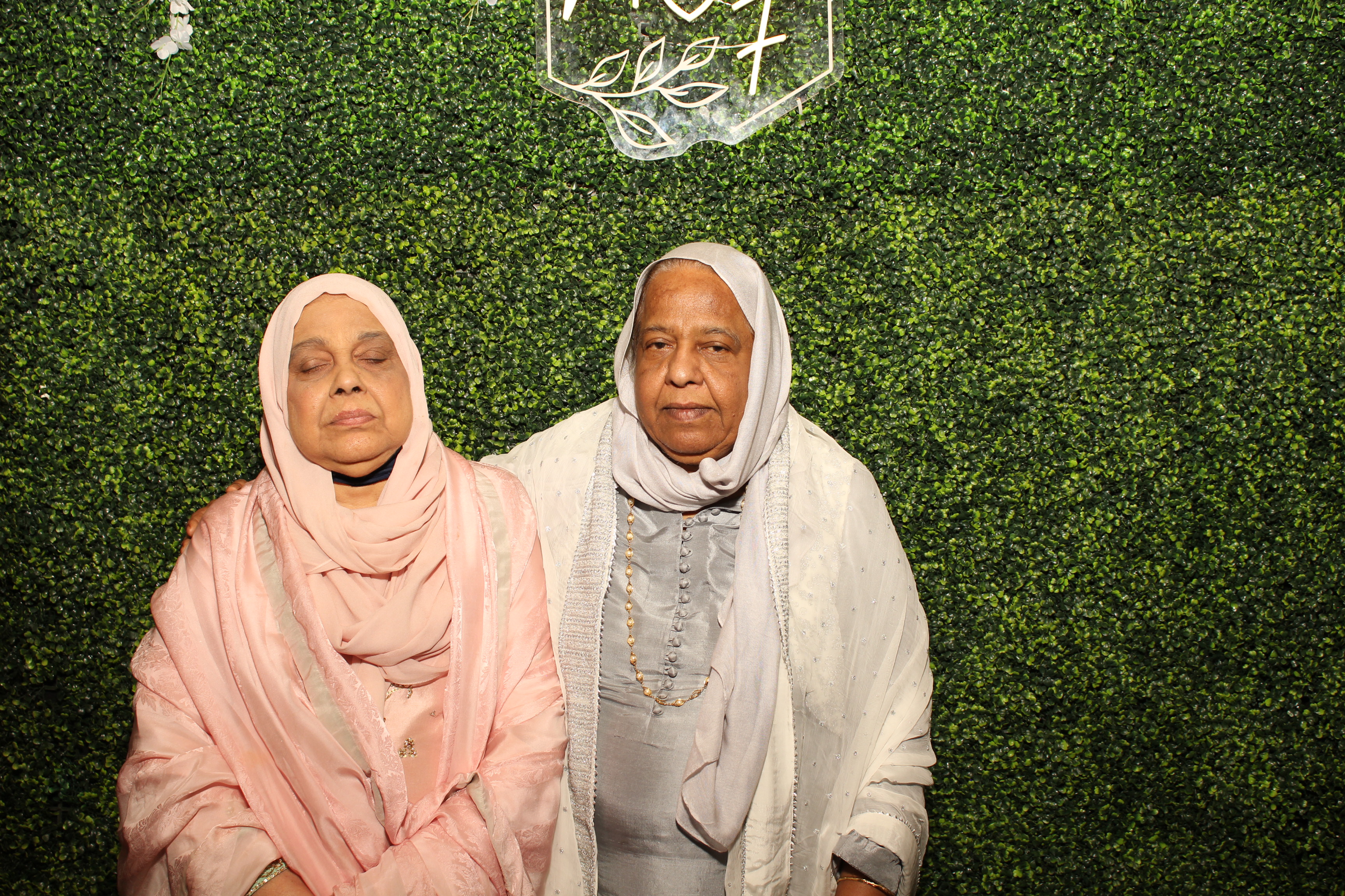 Mehvish & Fayaaz | View more photos from the event at gallery.photoboothcincy.com/u/PhotoBoothCincy/Mehvish-Fayaaz
