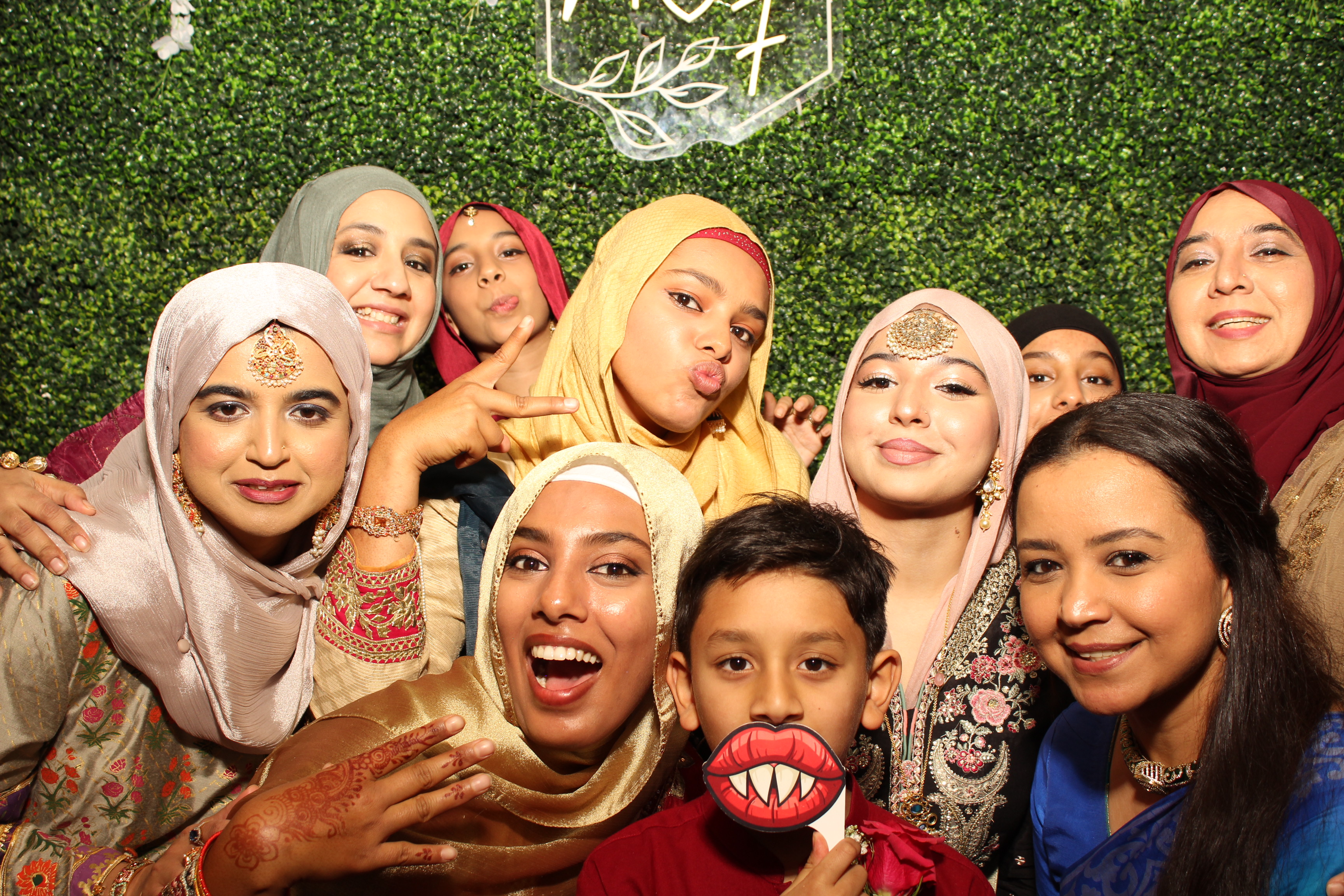 Mehvish & Fayaaz | View more photos from the event at gallery.photoboothcincy.com/u/PhotoBoothCincy/Mehvish-Fayaaz