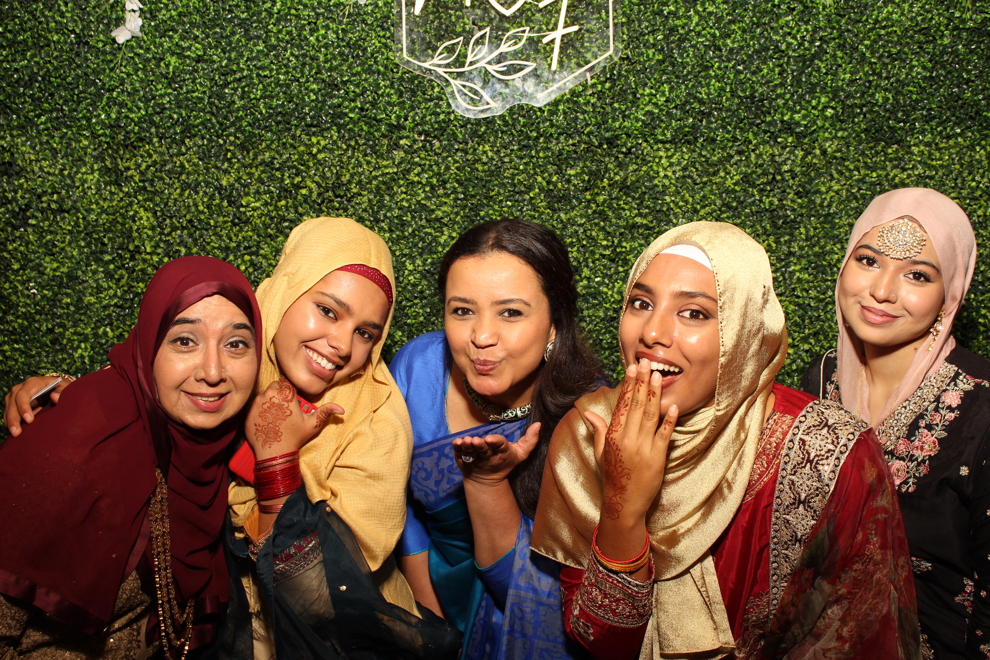 Mehvish & Fayaaz | View more photos from the event at gallery.photoboothcincy.com/u/PhotoBoothCincy/Mehvish-Fayaaz