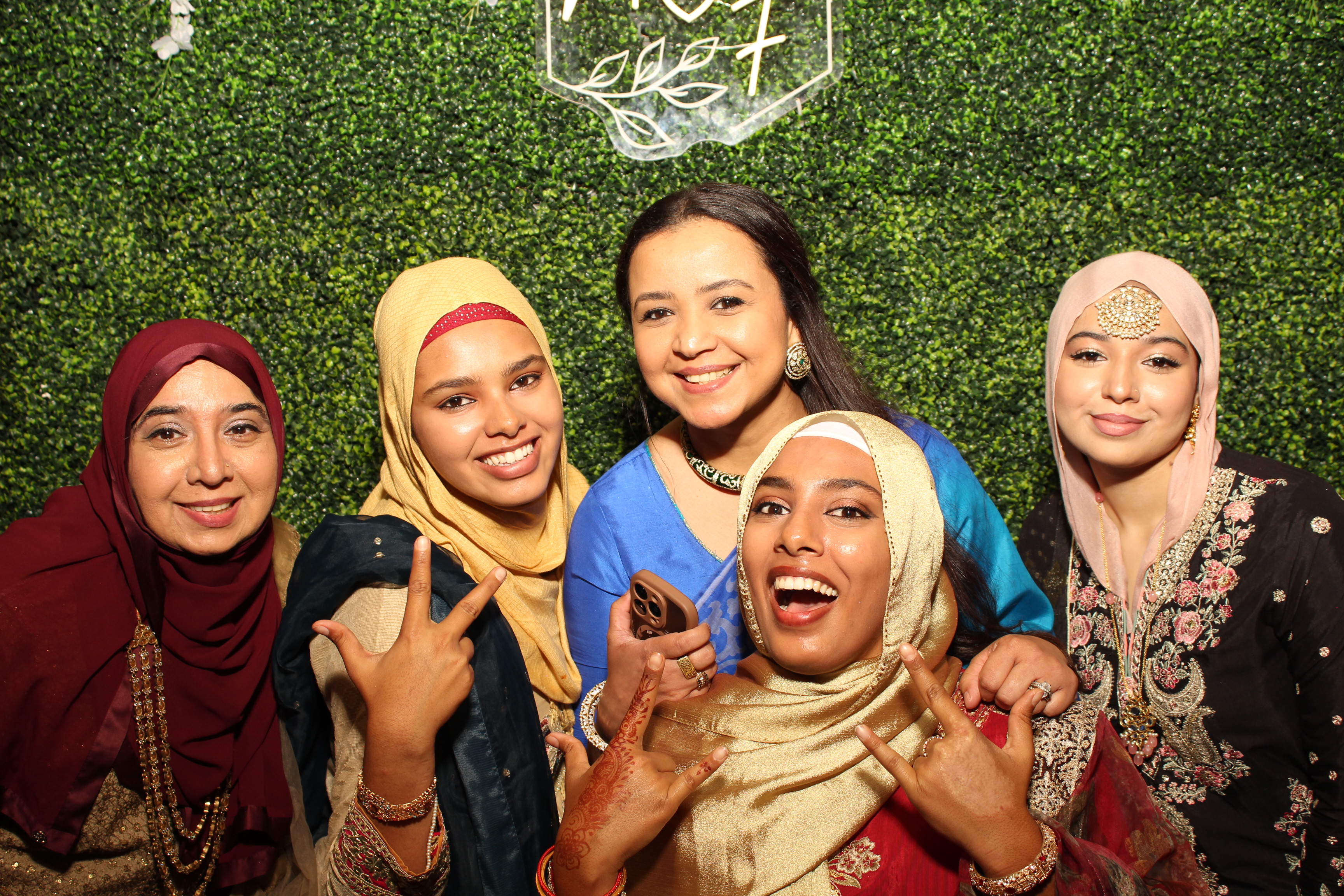 Mehvish & Fayaaz | View more photos from the event at gallery.photoboothcincy.com/u/PhotoBoothCincy/Mehvish-Fayaaz