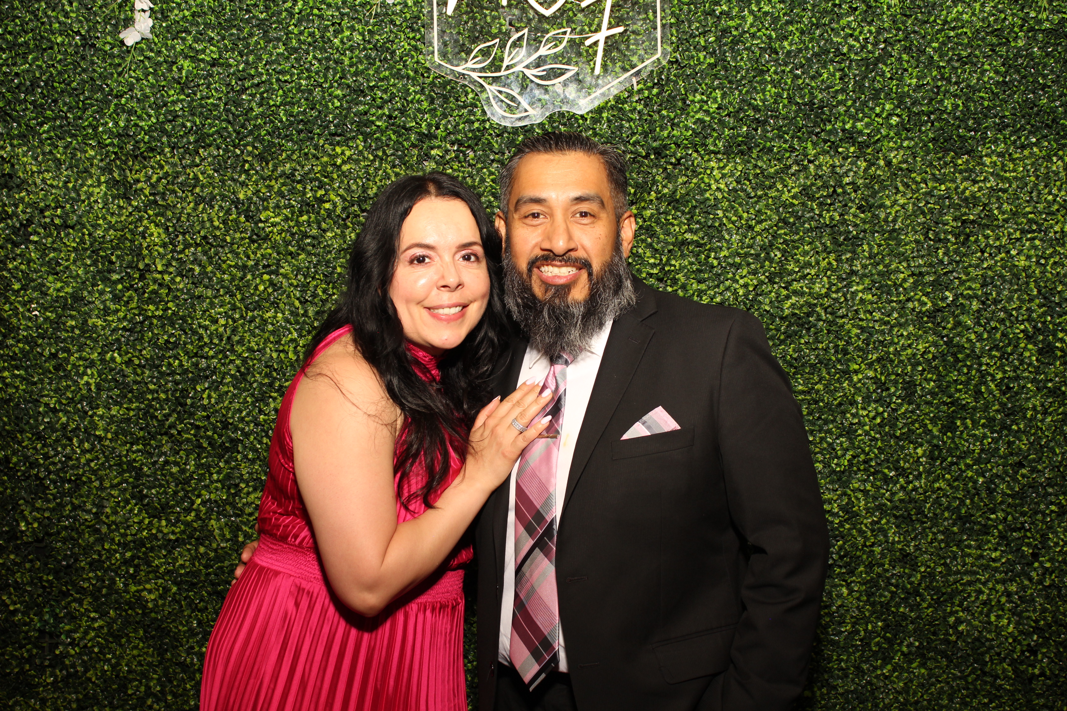 Mehvish & Fayaaz | View more photos from the event at gallery.photoboothcincy.com/u/PhotoBoothCincy/Mehvish-Fayaaz