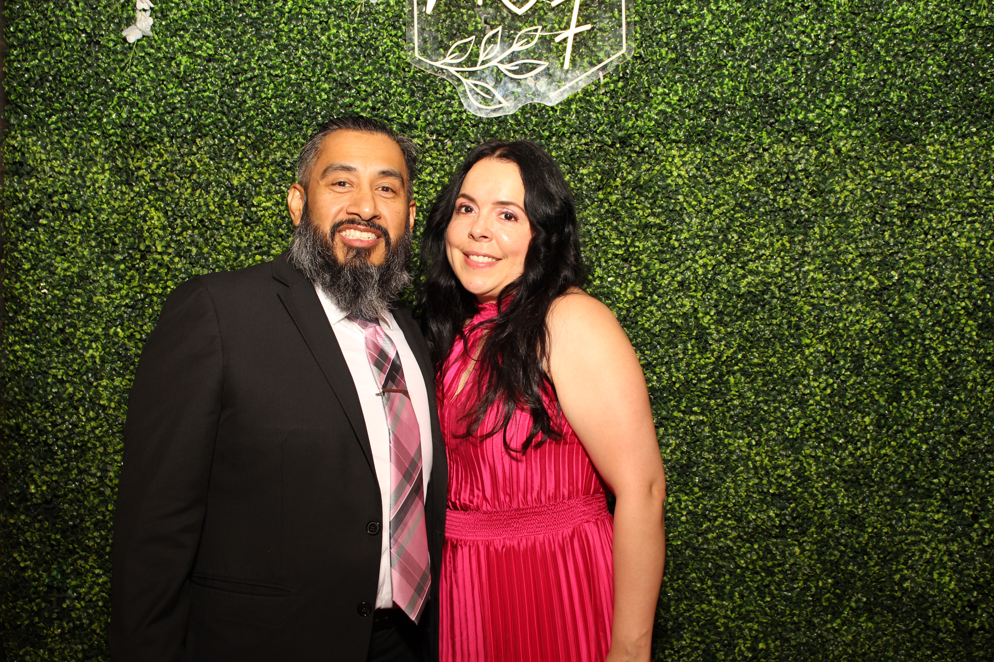 Mehvish & Fayaaz | View more photos from the event at gallery.photoboothcincy.com/u/PhotoBoothCincy/Mehvish-Fayaaz
