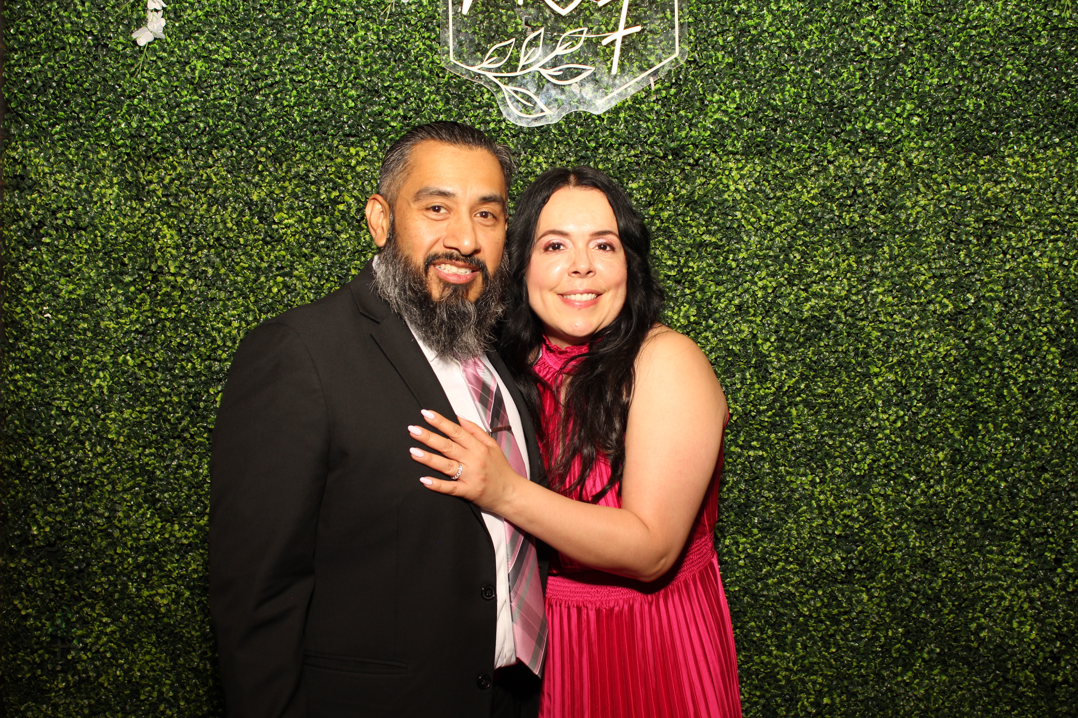 Mehvish & Fayaaz | View more photos from the event at gallery.photoboothcincy.com/u/PhotoBoothCincy/Mehvish-Fayaaz