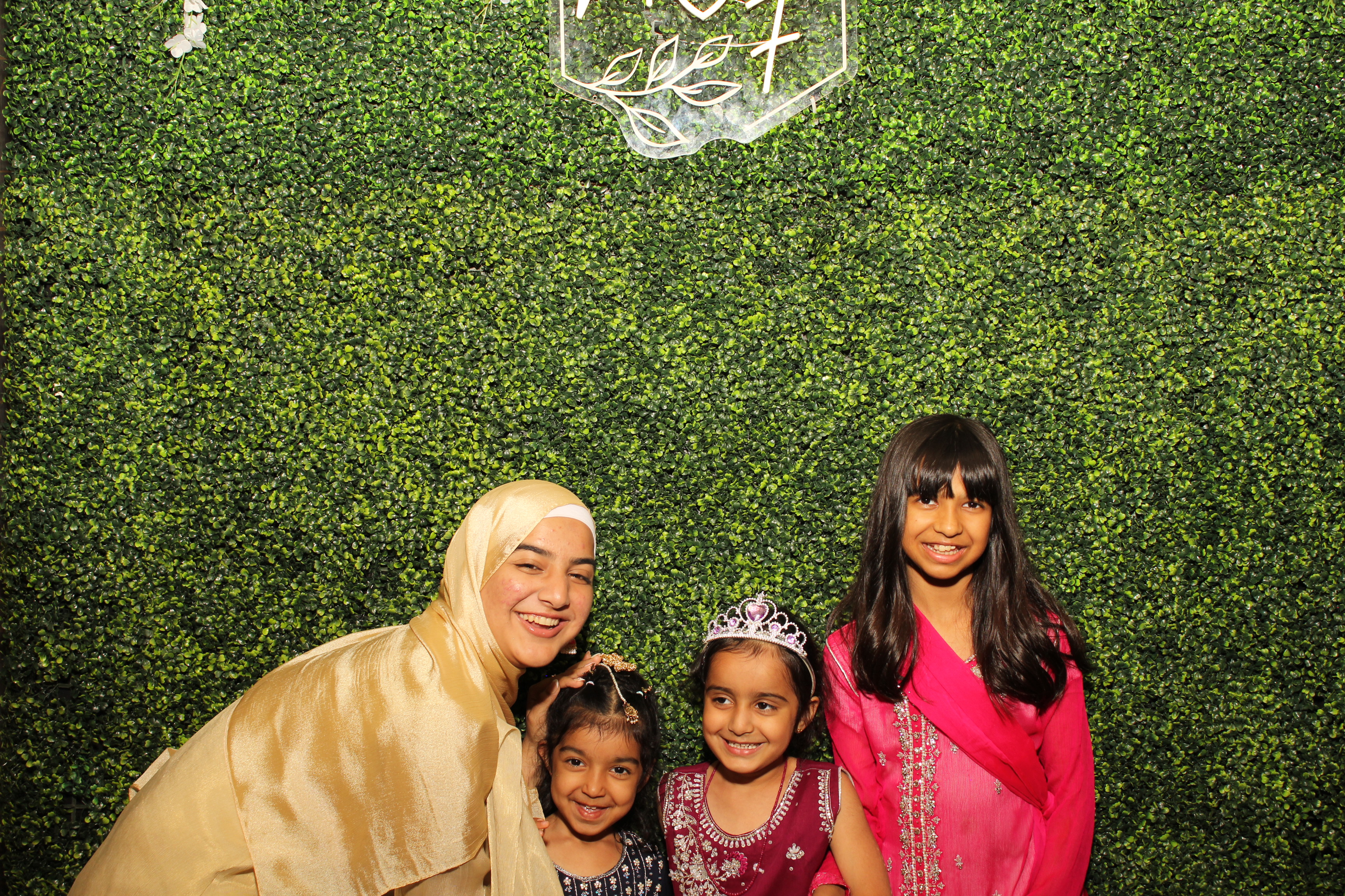 Mehvish & Fayaaz | View more photos from the event at gallery.photoboothcincy.com/u/PhotoBoothCincy/Mehvish-Fayaaz