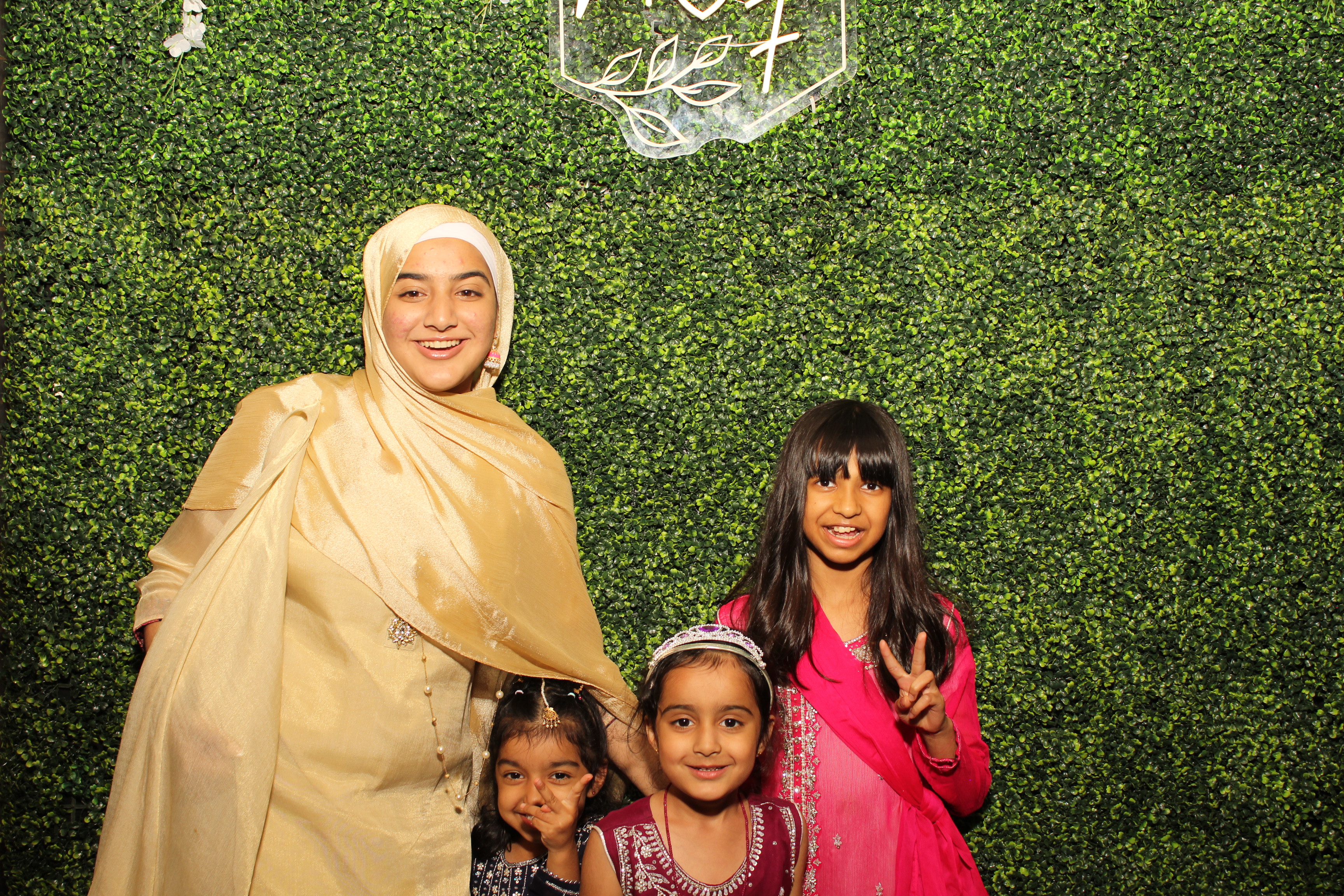 Mehvish & Fayaaz | View more photos from the event at gallery.photoboothcincy.com/u/PhotoBoothCincy/Mehvish-Fayaaz