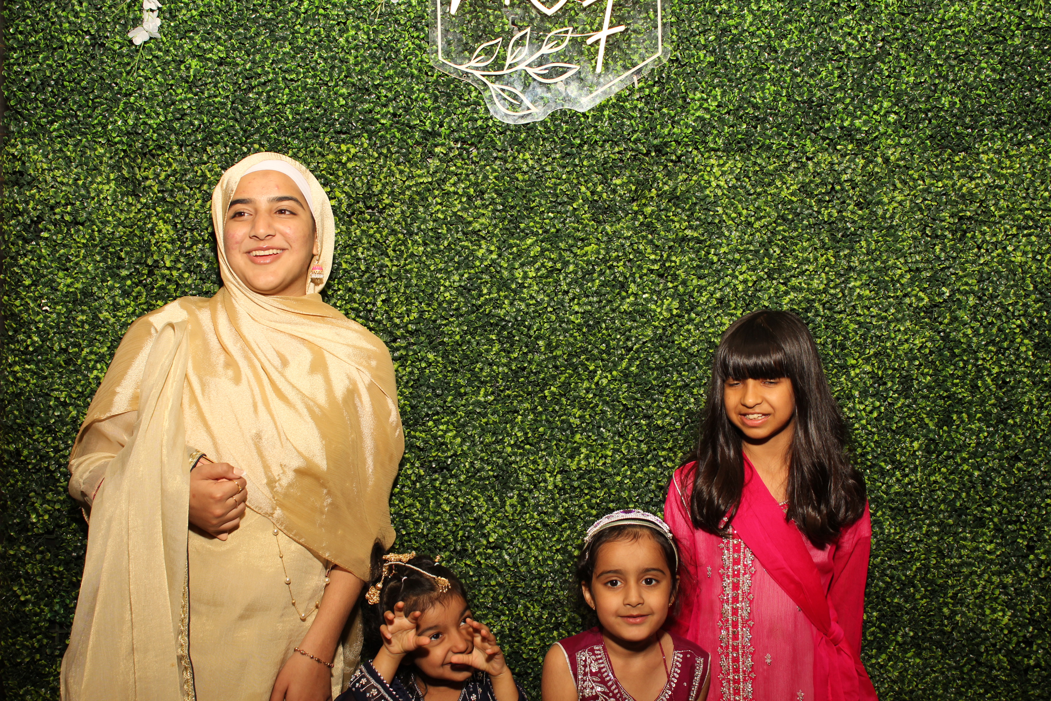Mehvish & Fayaaz | View more photos from the event at gallery.photoboothcincy.com/u/PhotoBoothCincy/Mehvish-Fayaaz
