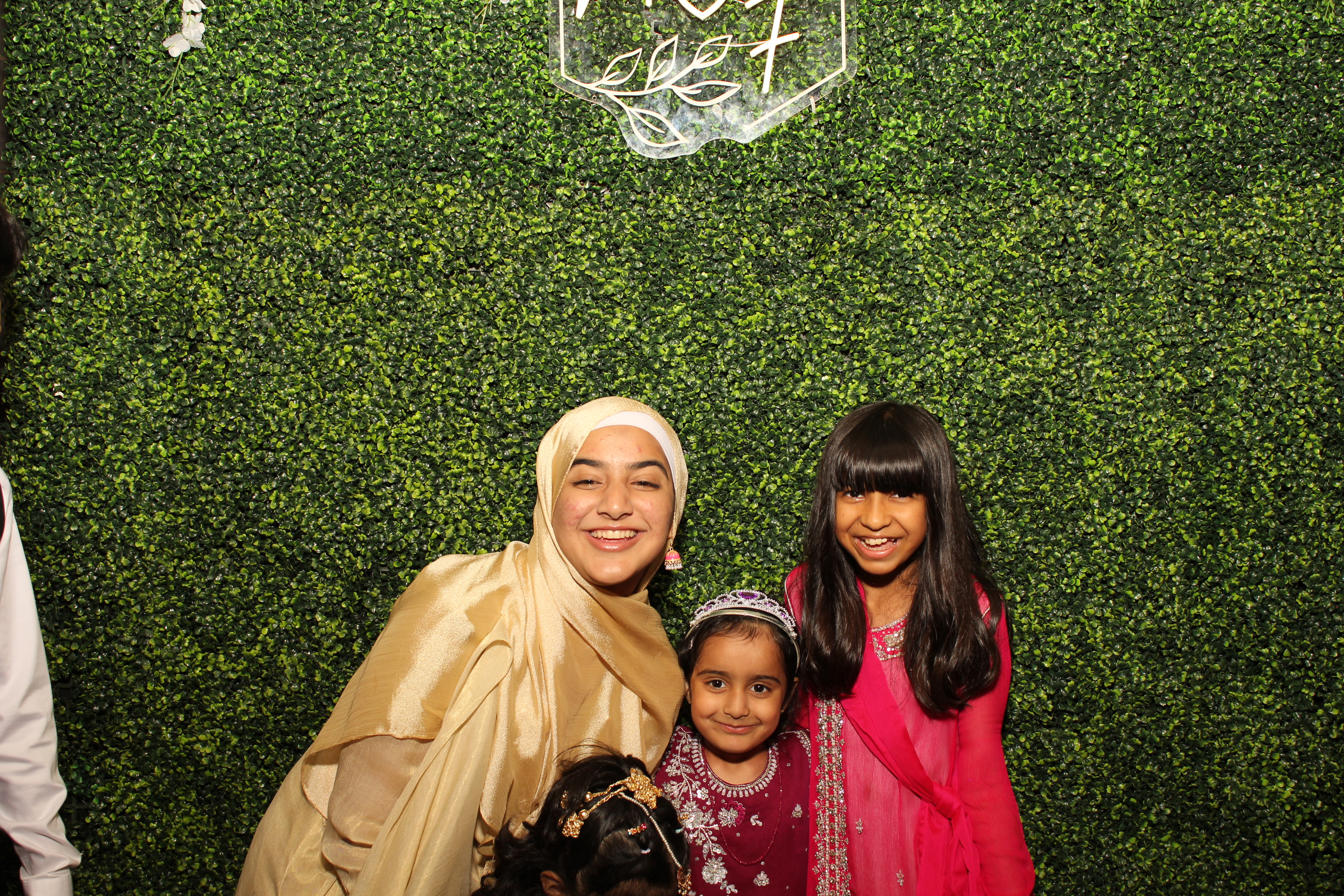 Mehvish & Fayaaz | View more photos from the event at gallery.photoboothcincy.com/u/PhotoBoothCincy/Mehvish-Fayaaz