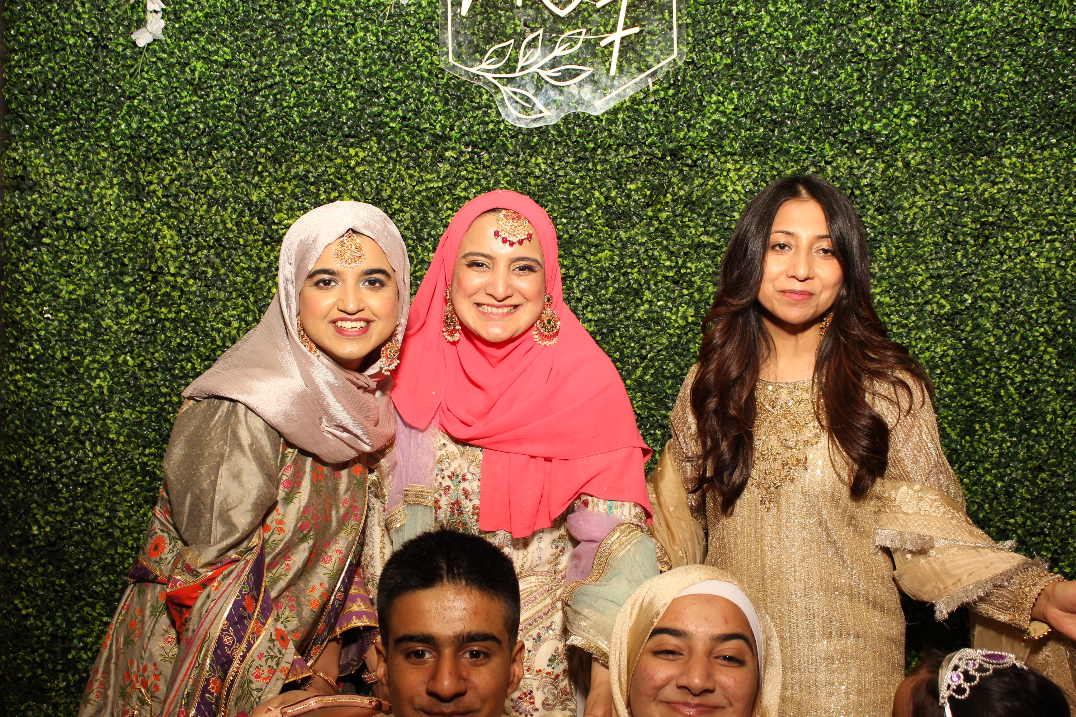Mehvish & Fayaaz | View more photos from the event at gallery.photoboothcincy.com/u/PhotoBoothCincy/Mehvish-Fayaaz