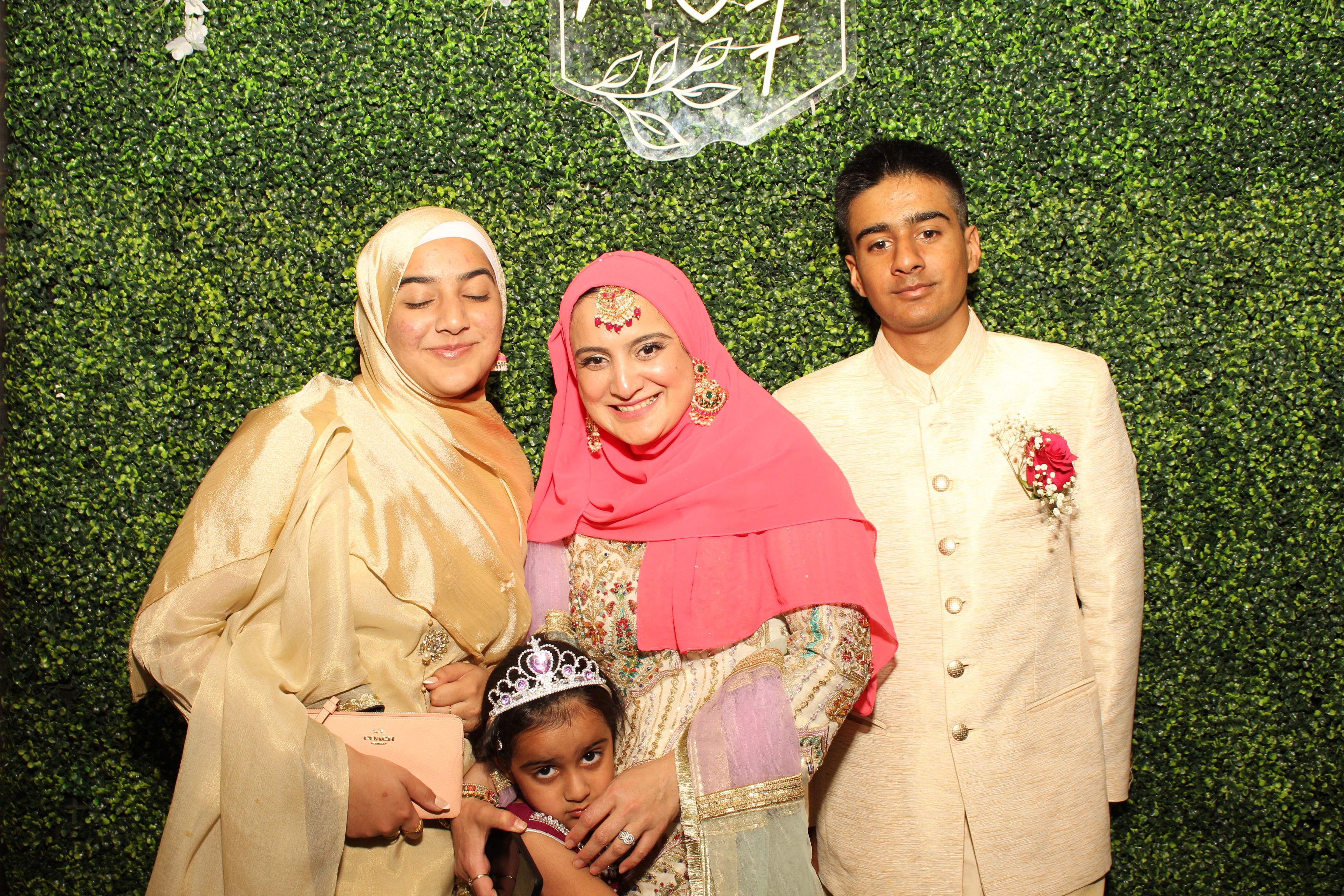Mehvish & Fayaaz | View more photos from the event at gallery.photoboothcincy.com/u/PhotoBoothCincy/Mehvish-Fayaaz