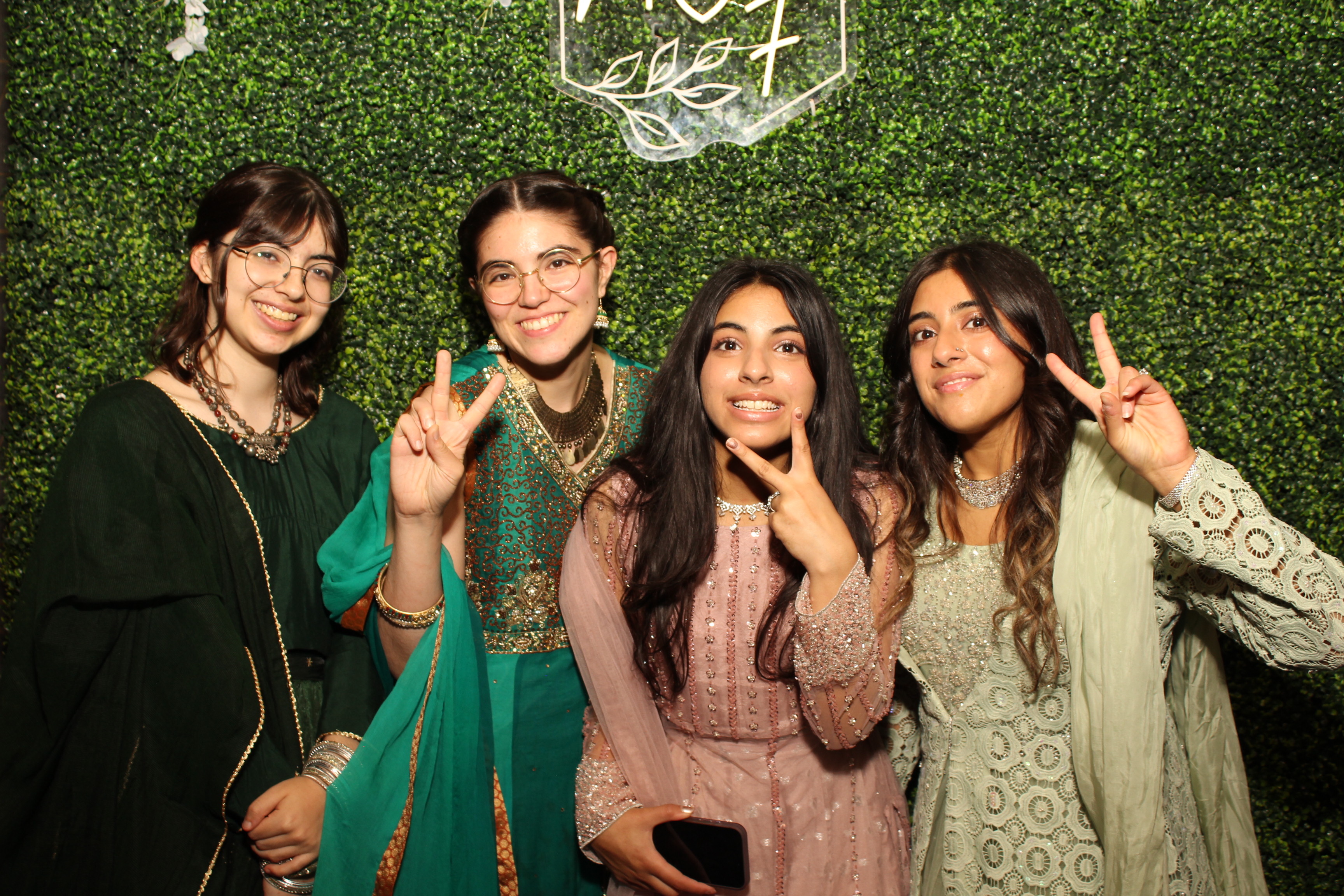 Mehvish & Fayaaz | View more photos from the event at gallery.photoboothcincy.com/u/PhotoBoothCincy/Mehvish-Fayaaz