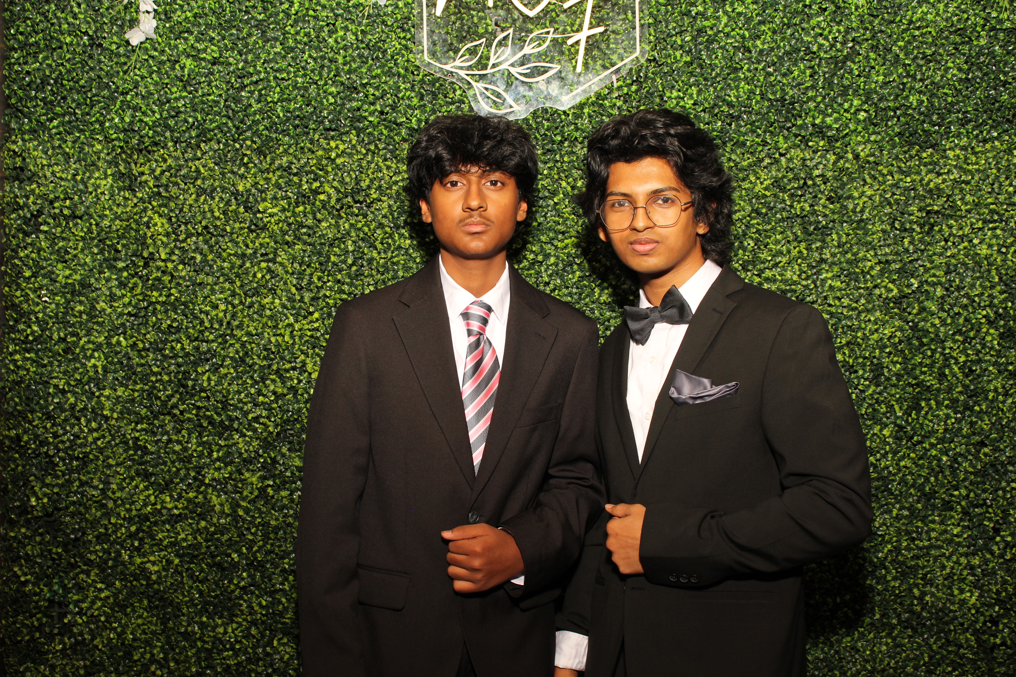 Mehvish & Fayaaz | View more photos from the event at gallery.photoboothcincy.com/u/PhotoBoothCincy/Mehvish-Fayaaz
